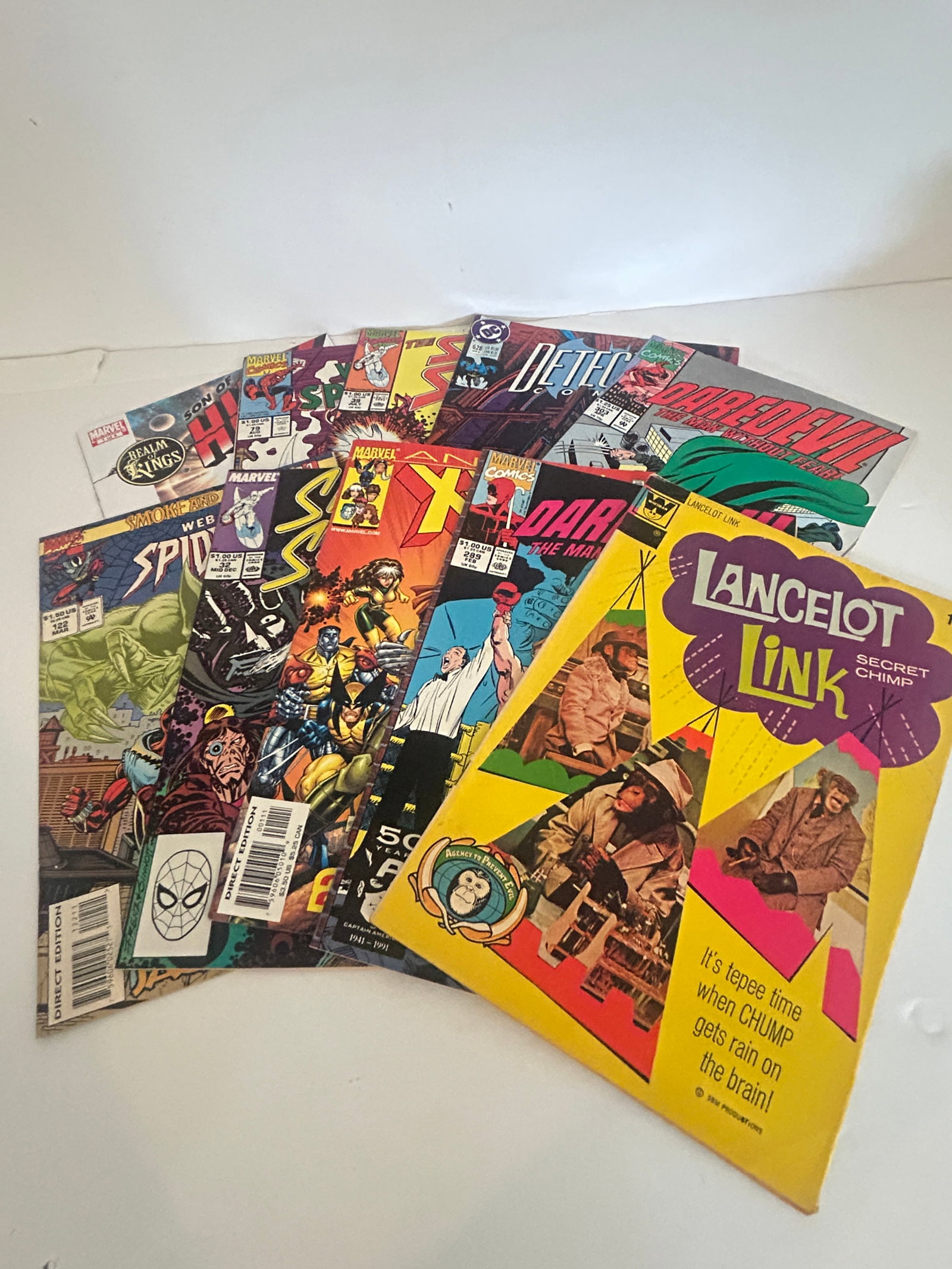 Vintage Lot of 10 Good Comic Books: Vintage Lot of 10 Good Comic Books Please view all photos as they are part of the description and condition of this Item, Feel free to contact me with questions or picture requests! Used Item AS IS