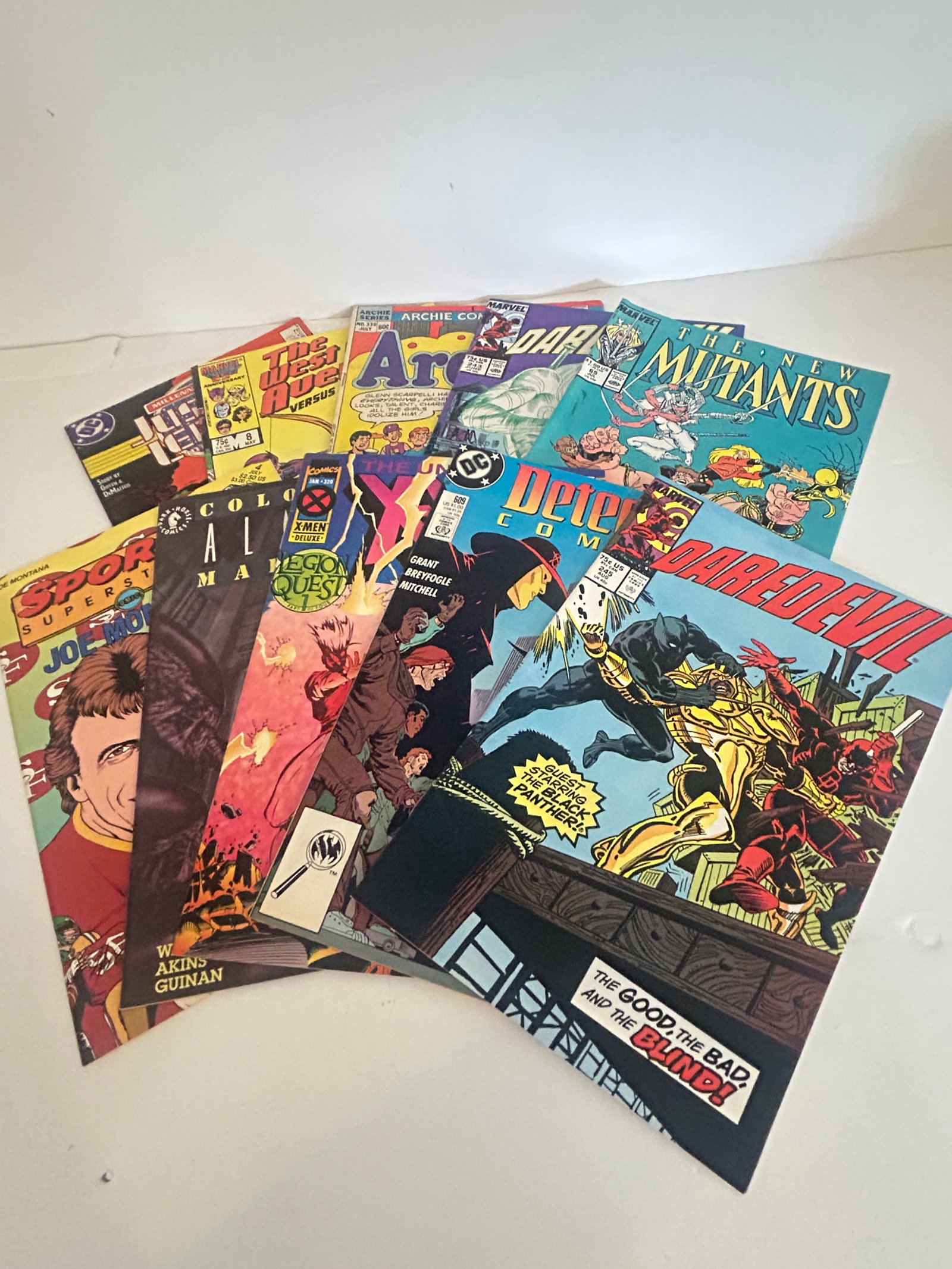 Vintage Lot of 10 Good Comic Books: Vintage Lot of 10 Good Comic Books Please view all photos as they are part of the description and condition of this Item, Feel free to contact me with questions or picture requests! Used Item AS IS