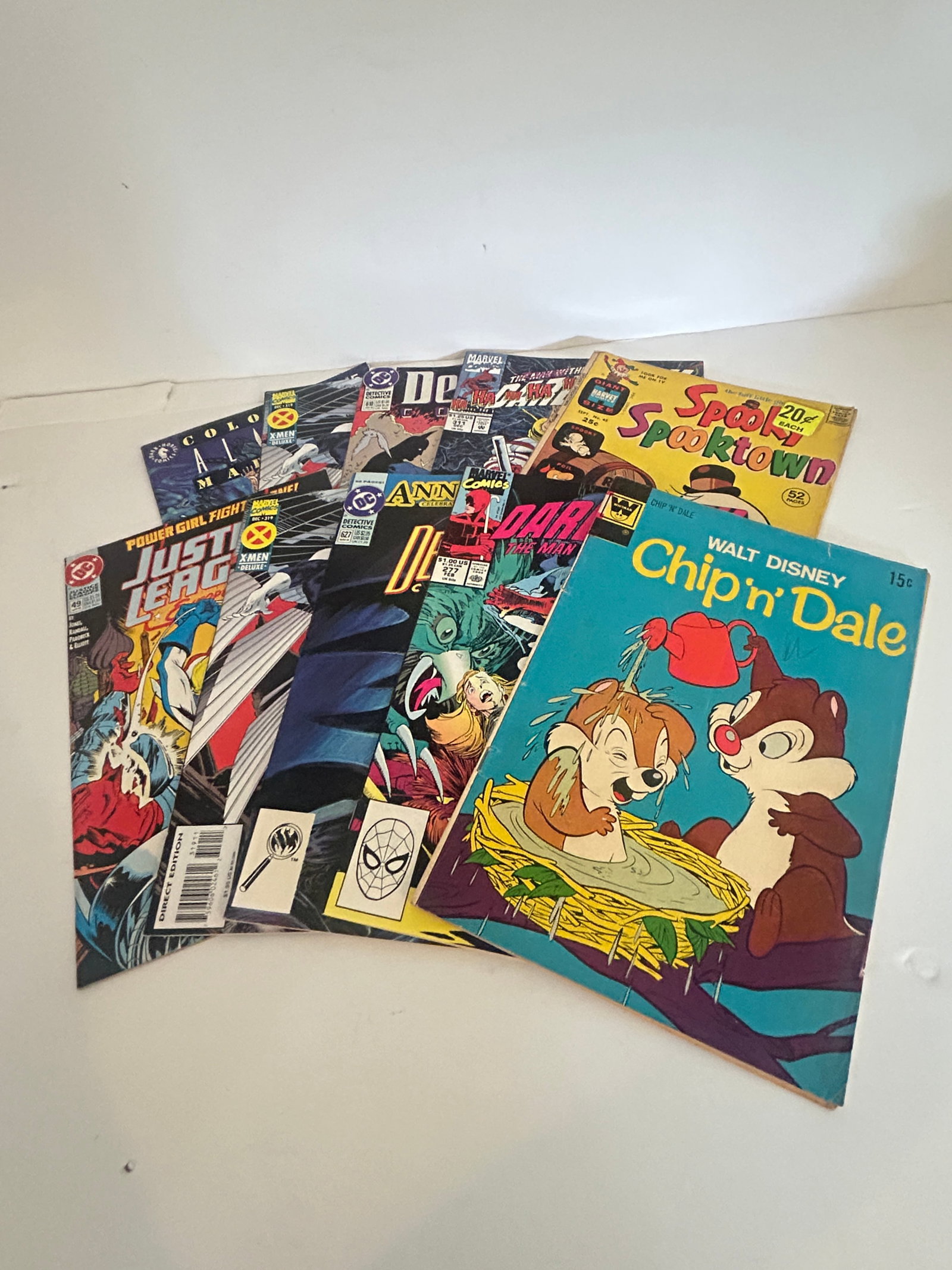 Vintage Lot of 10 Good Comic Books: Vintage Lot of 10 Good Comic Books Please view all photos as they are part of the description and condition of this Item, Feel free to contact me with questions or picture requests! Used Item AS IS