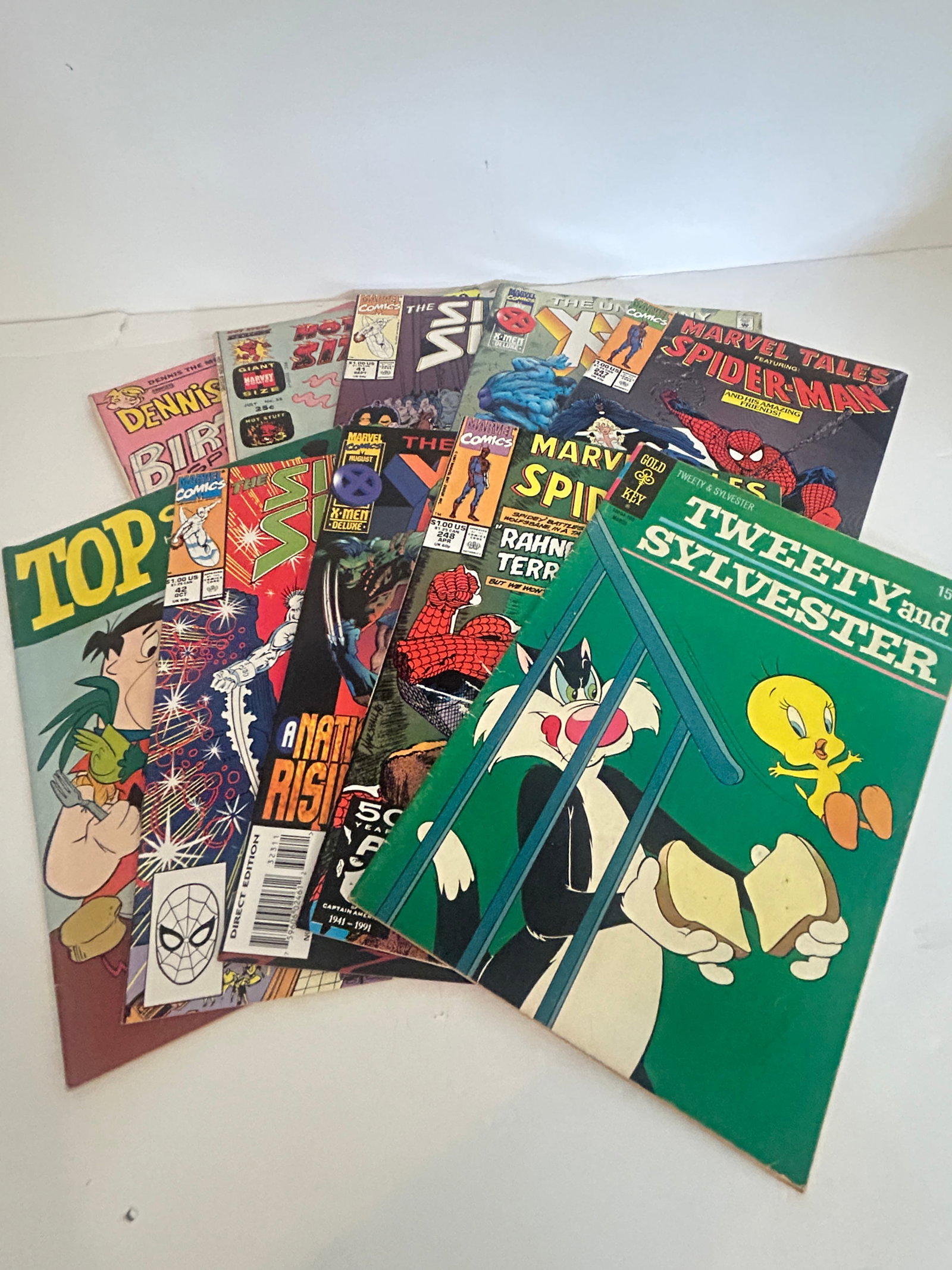 Vintage Lot of 10 Good Comic Books: Vintage Lot of 10 Good Comic Books Please view all photos as they are part of the description and condition of this Item, Feel free to contact me with questions or picture requests! Used Item AS IS
