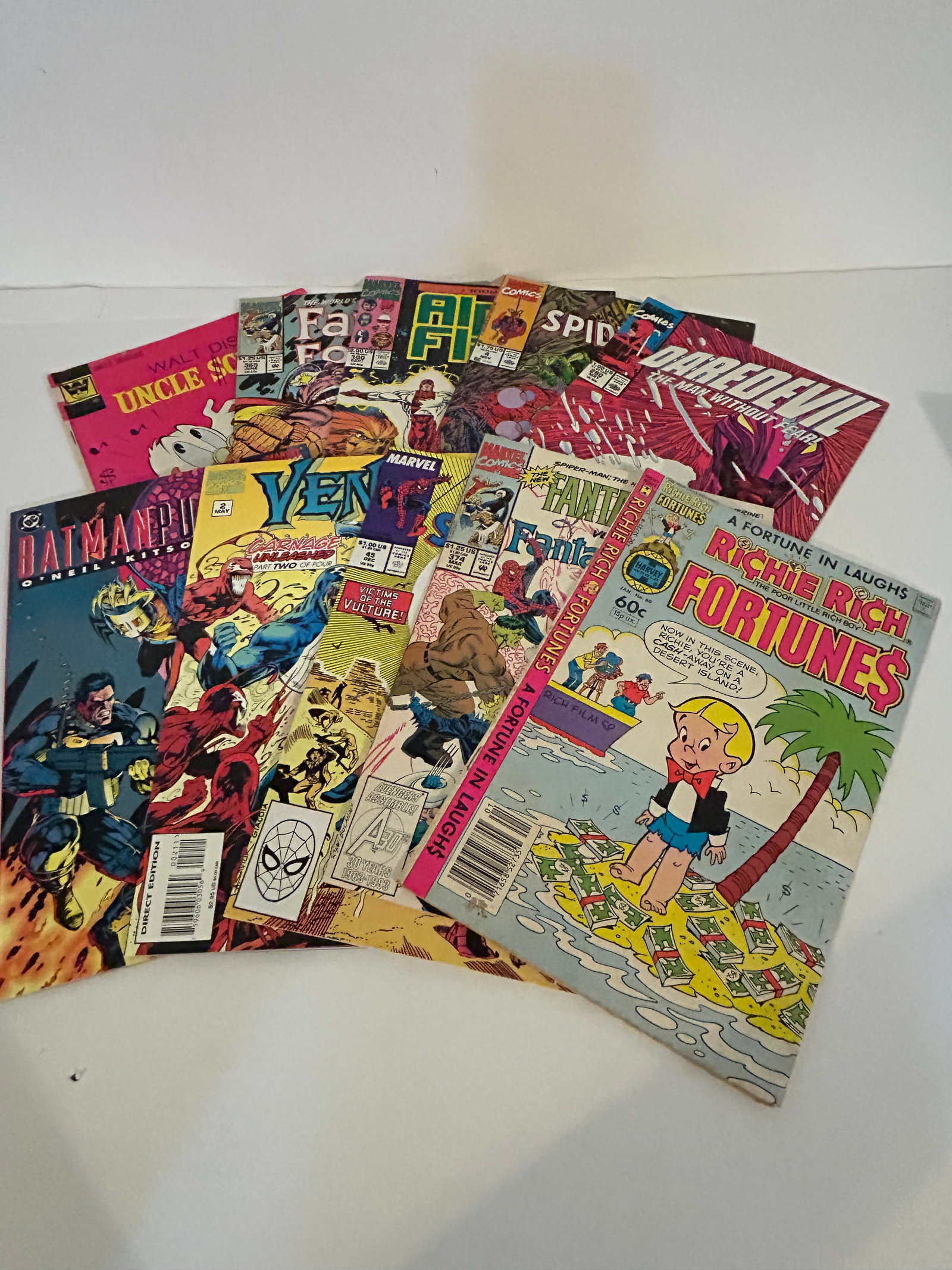 Vintage Lot of 10 Good Comics: Vintage Lot of 10 Good Comics Please view all photos as they are part of the description and condition of this Item, Feel free to contact me with questions or picture requests! Used Item AS IS