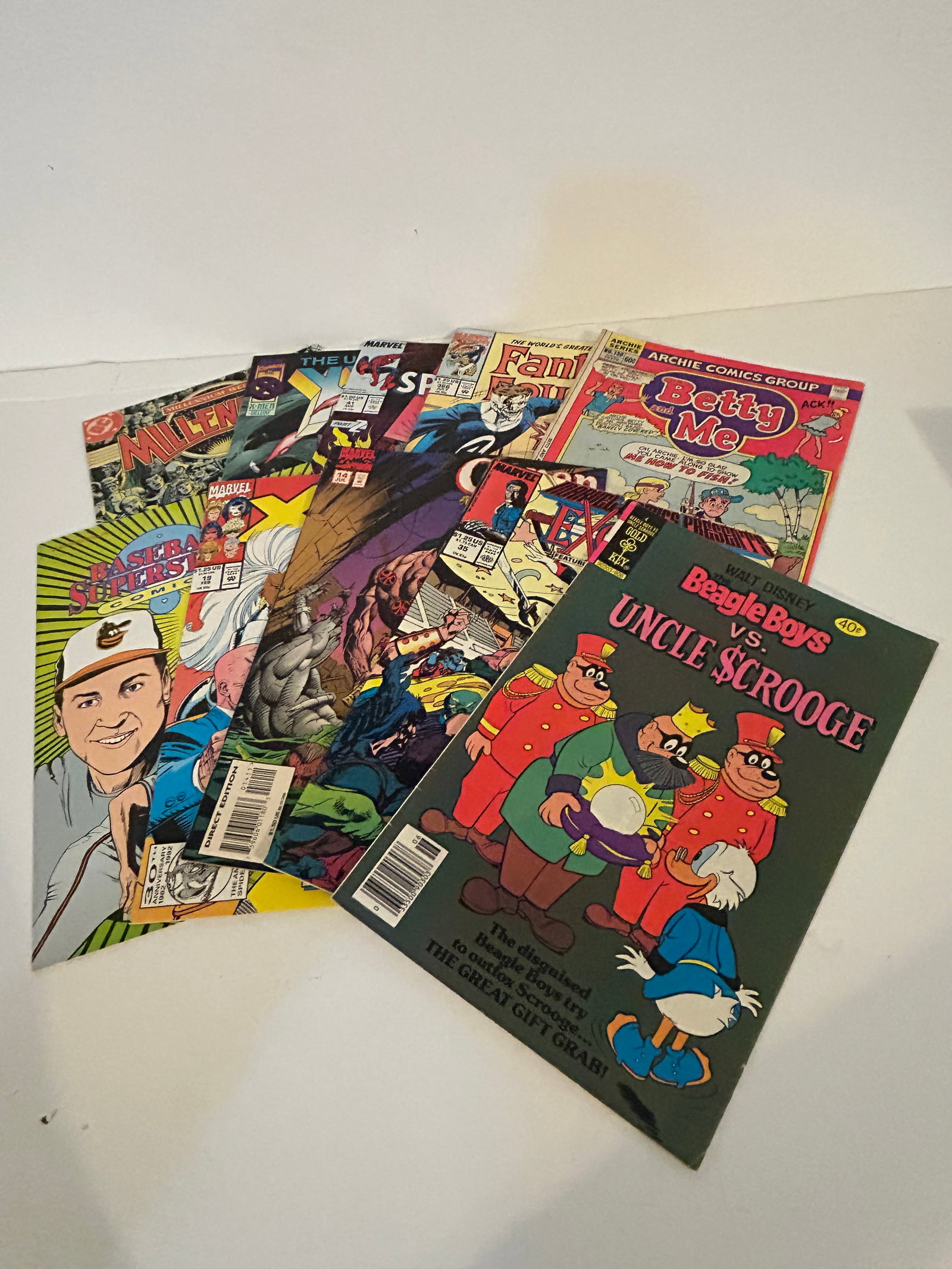 Vintage Lot of 10 Good Comics: Vintage Lot of 10 Good Comics Please view all photos as they are part of the description and condition of this Item, Feel free to contact me with questions or picture requests! Used Item AS IS