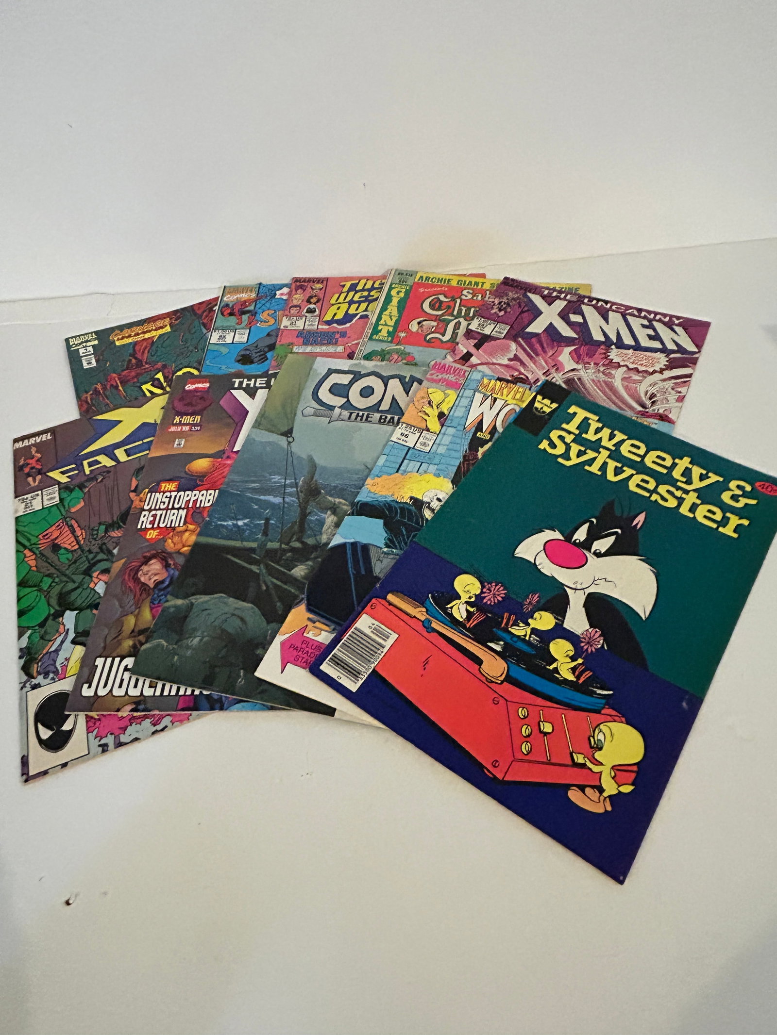 Vintage Lot of 10 Good Comics: Vintage Lot of 10 Good Comics Please view all photos as they are part of the description and condition of this Item, Feel free to contact me with questions or picture requests! Used Item AS IS