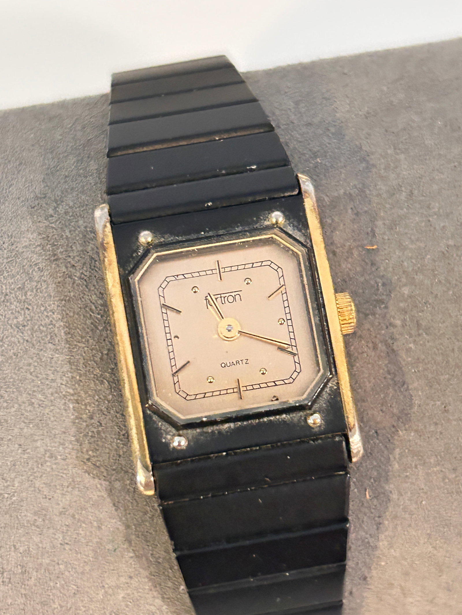 Fortron Two Tone Quartz Analog Women's Watch working