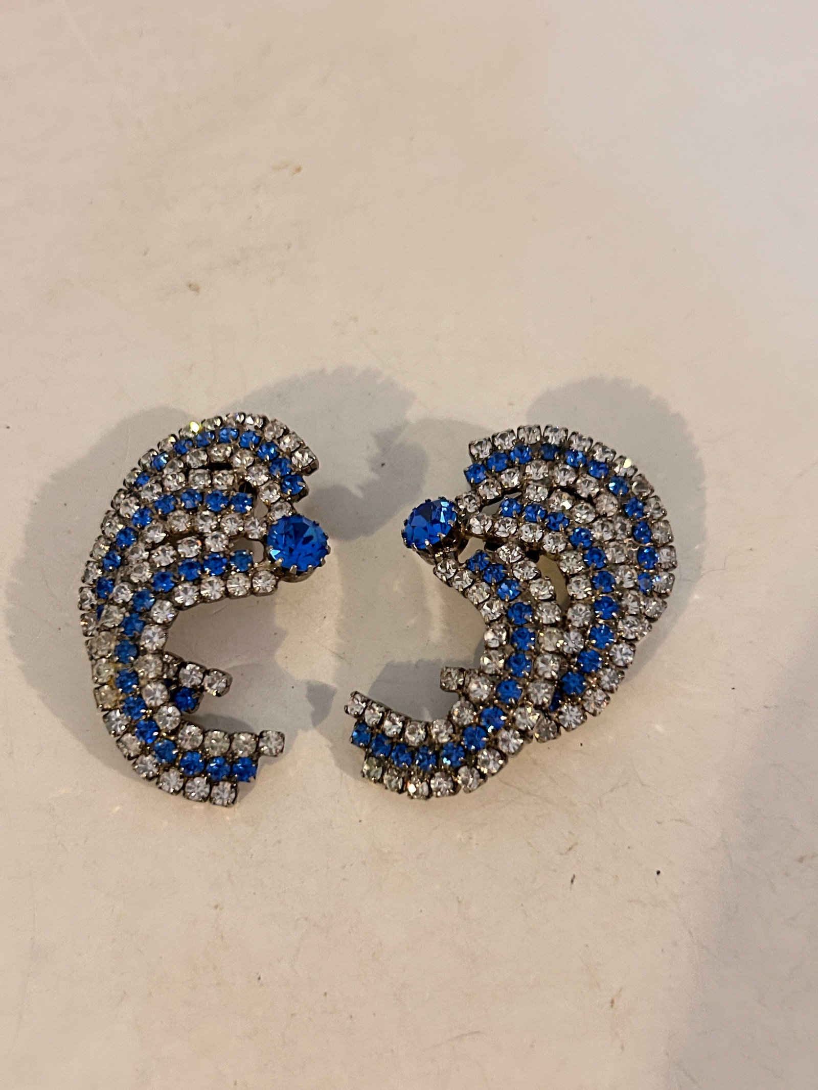 Vintage Sparkling Blue & clear rhinestone Earrings