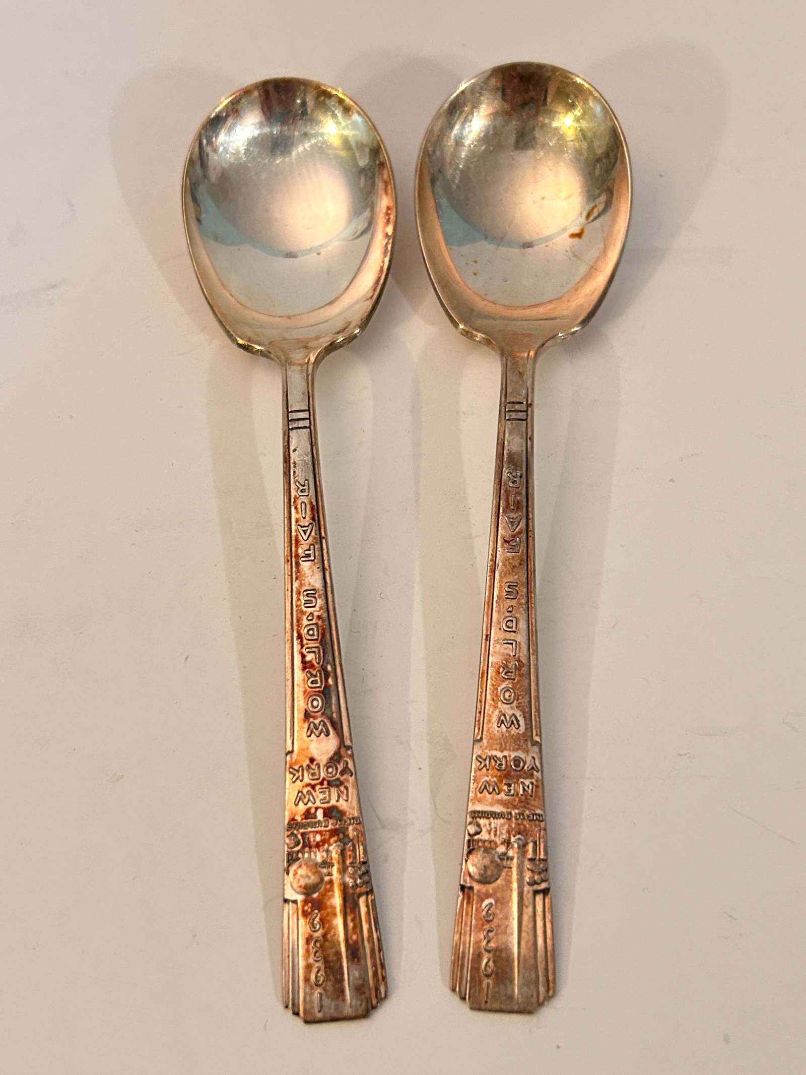 Lot of 2 Spoons 1939 New York World's Fair H Rogers Co silver-plate (1 of 6)
