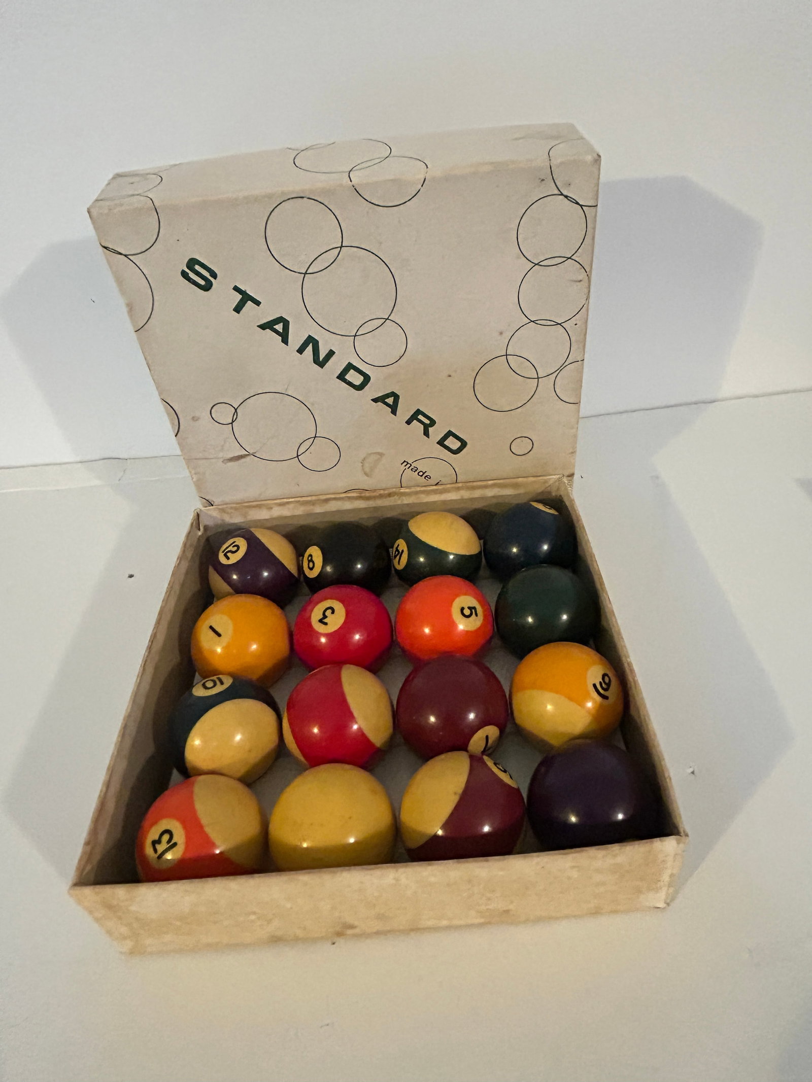 Vintage Standard Billiard Pool Ball Complete Set (1 of 4)