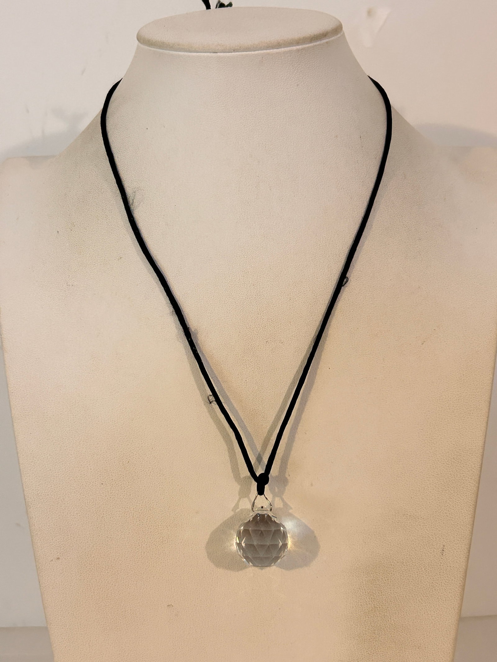 vintage crystal prism ball necklace: vintage crystal prism ball necklace Please view all photos as they are part of the description and condition of this Item, Feel free to contact me with questions or picture requests! Used Item AS IS