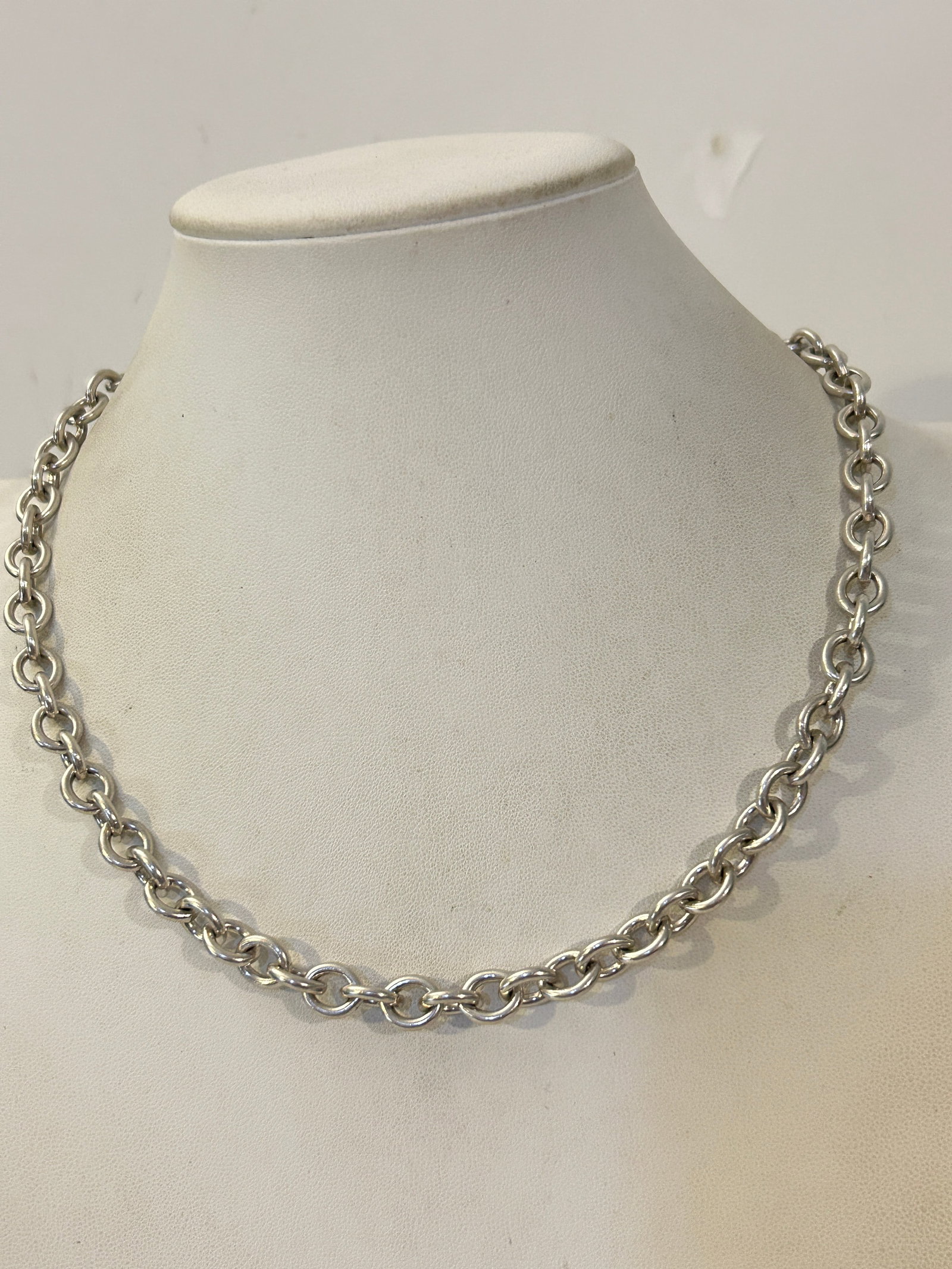 Tiffany & Co Style Sterling Silver Round link Rolo chain Necklace 19" 65 Grams: Tiffany & Co Style Sterling Silver Round link Rolo chain Necklace 19" 65 Grams Please view all photos as they are part of the description and condition of this Item, Feel free to contact me with quest