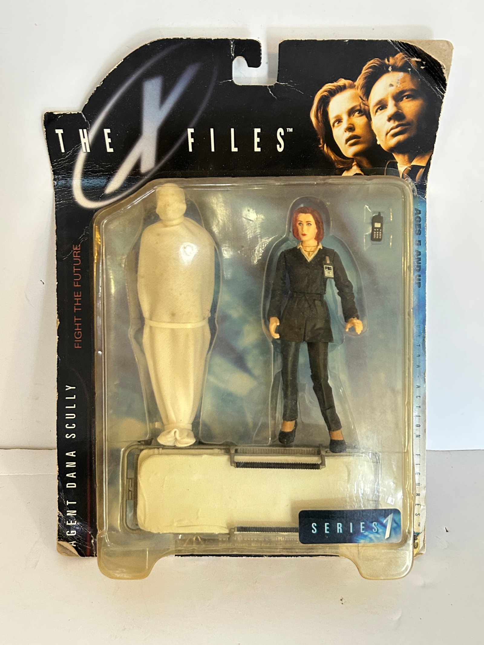Vintage 1998 McFarlane Toys The X-Files: Fight the Future Series 1 Agent Dana Scully action figure: Vintage 1998 McFarlane Toys The X-Files: Fight the Future Series 1 Agent Dana Scully action figure Please view all photos as they are part of the description and condition of this Item, Feel free to c