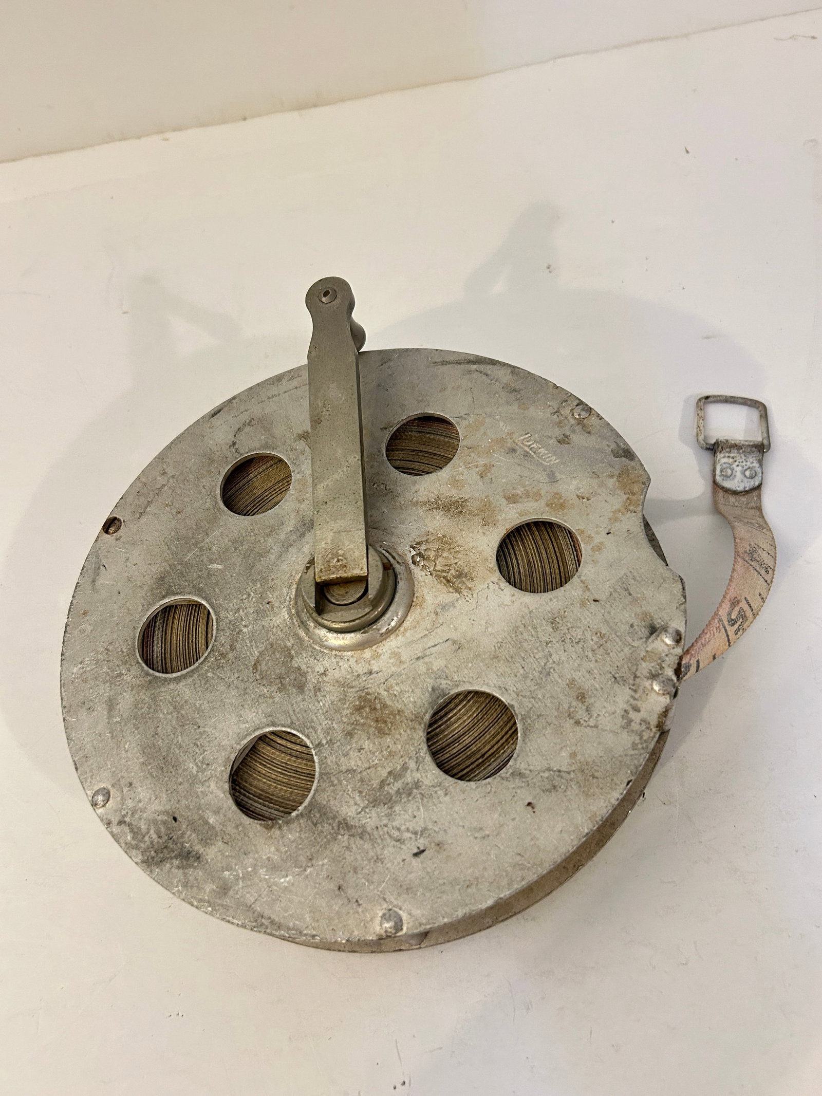 Vintage LUFKIN 100 FT Metal Reel Surveyor Tape Measure - Rare Aluminum Housing: Vintage LUFKIN 100 FT Metal Reel Surveyor Tape Measure - Rare Aluminum Housing Please view all photos as they are part of the description and condition of this Item, Feel free to contact me with quest