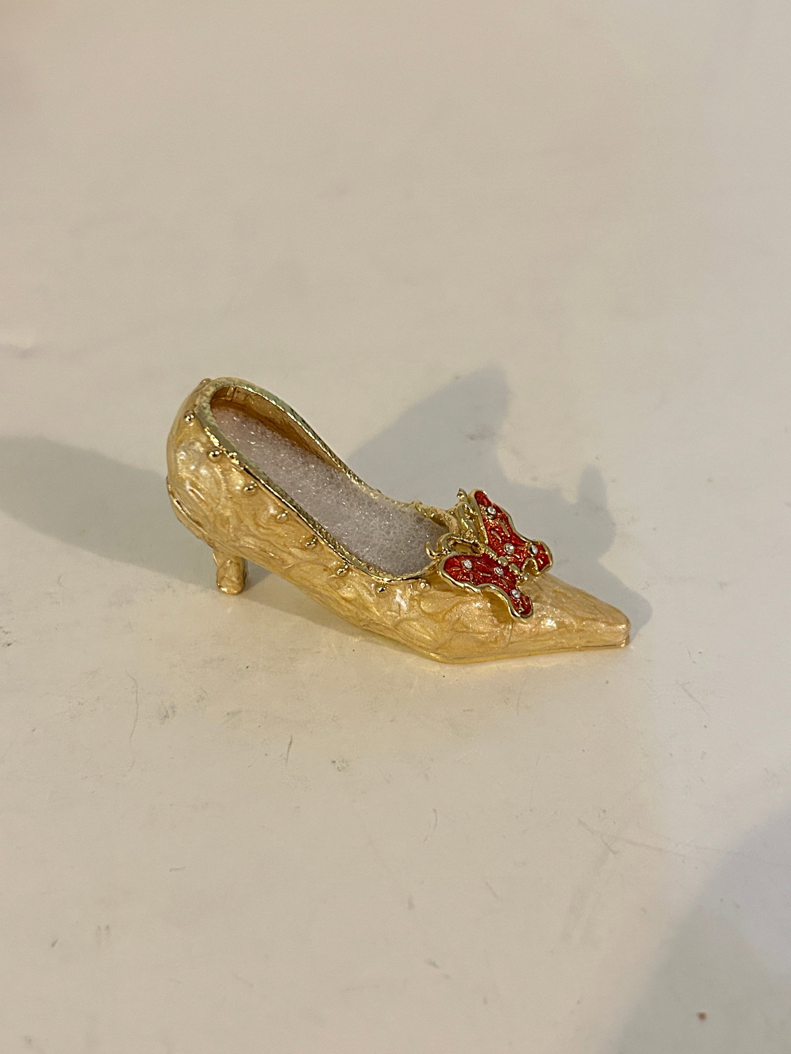 Decorative miniature high heel Butterfly enamel shoe figurine: Decorative miniature high heel Butterfly enamel shoe figurine Please view all photos as they are part of the description and condition of this Item, Feel free to contact me with questions or picture r