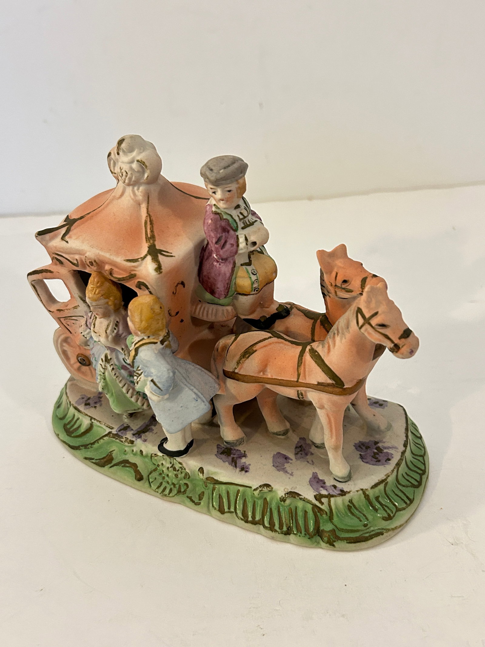 Vintage Horse Drawn Carriage Ceramic Figurine Made in Japan: Vintage Horse Drawn Carriage Ceramic Figurine Made in Japan Please view all photos as they are part of the description and condition of this Item, Feel free to contact me with questions or picture req
