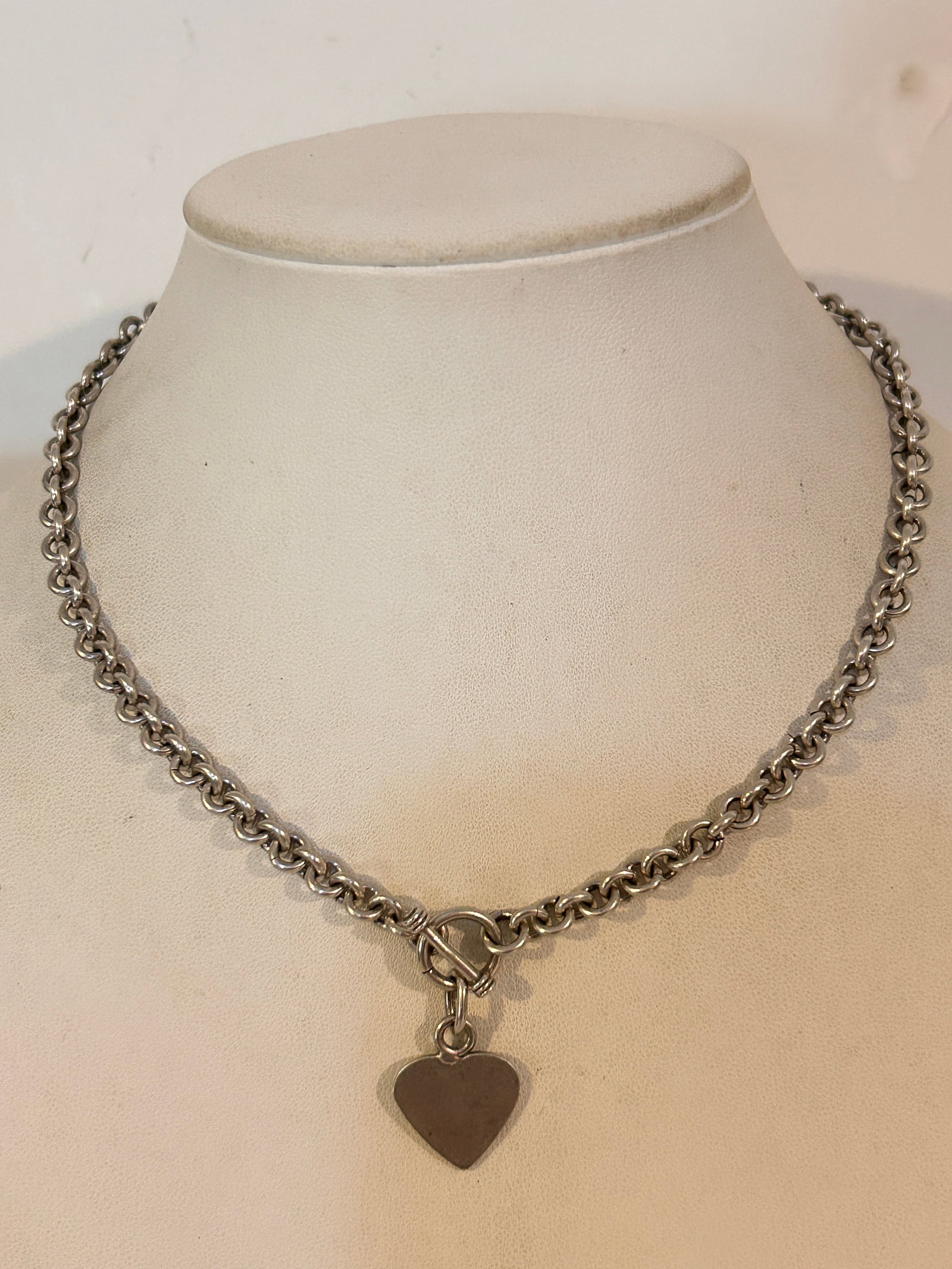 Vintage Sterling Silver Tiffany Style Rolo Chain Necklace 15" 34 grams: Vintage Sterling Silver Tiffany Style Rolo Chain Necklace 15" 34 grams Please view all photos as they are part of the description and condition of this Item, Feel free to contact me with questions or 