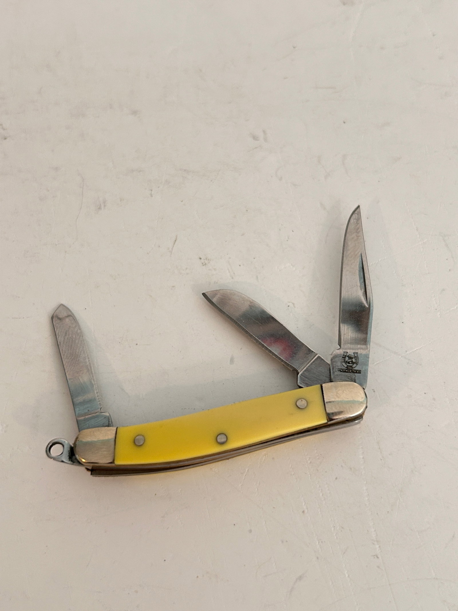 Rough Rider Yellow Composition Stockman Knife mini: Rough Rider Yellow Composition Stockman Knife mini Please view all photos as they are part of the description and condition of this Item, Feel free to contact me with questions or picture requests! Us