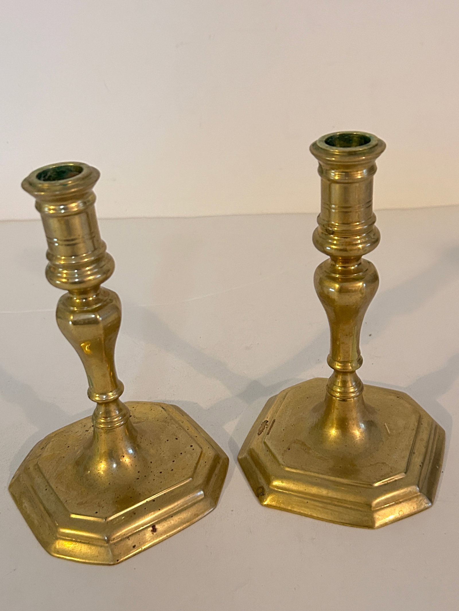 Vintage lot of 2 brass candle holders (1 of 4)