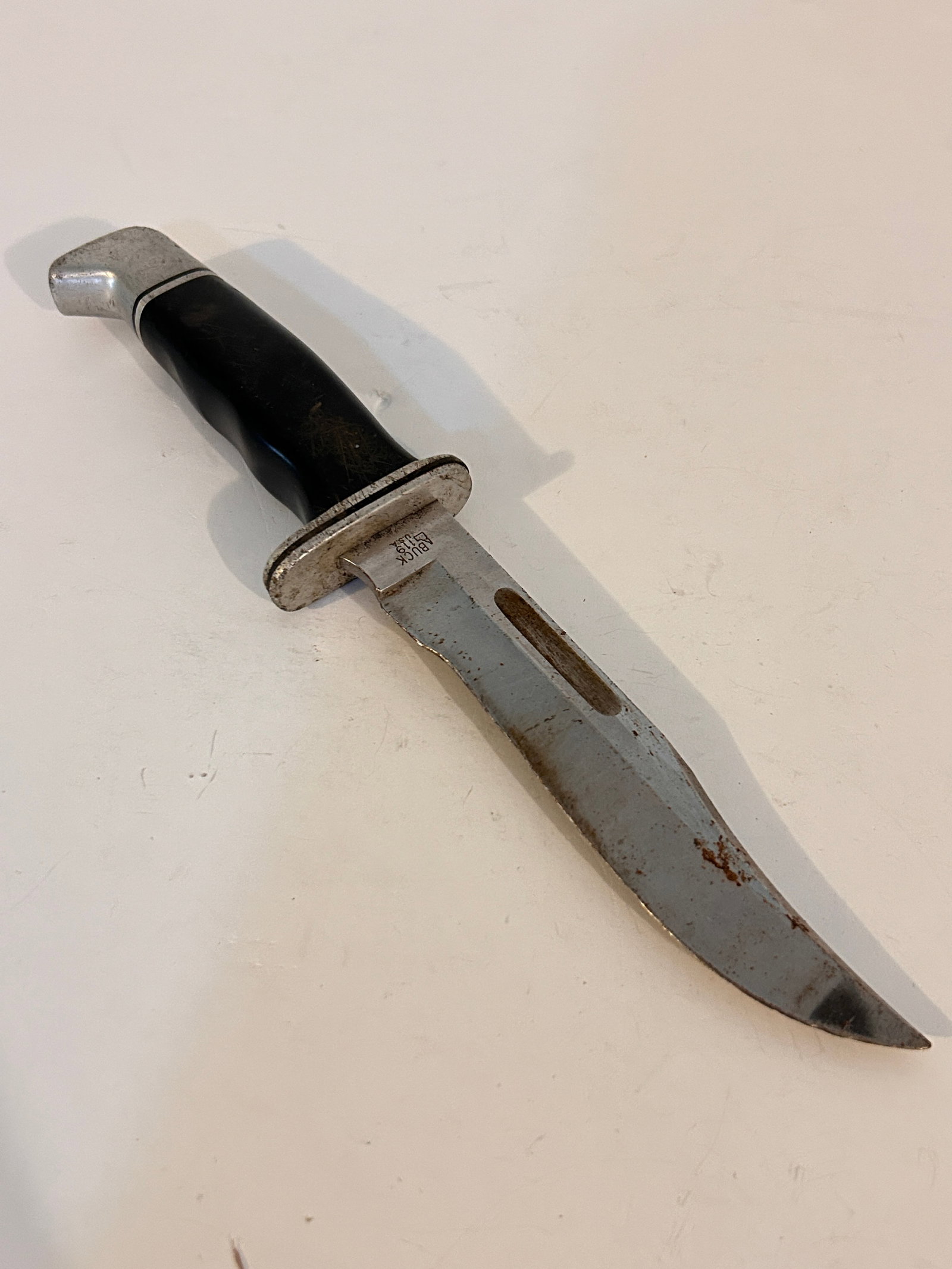 Vintage Buck #119 Fixed Blade Knife needs sharpening worn: Vintage Buck #119 Fixed Blade Knife needs sharpening worn Please view all photos as they are part of the description and condition of this Item, Feel free to contact me with questions or picture reque