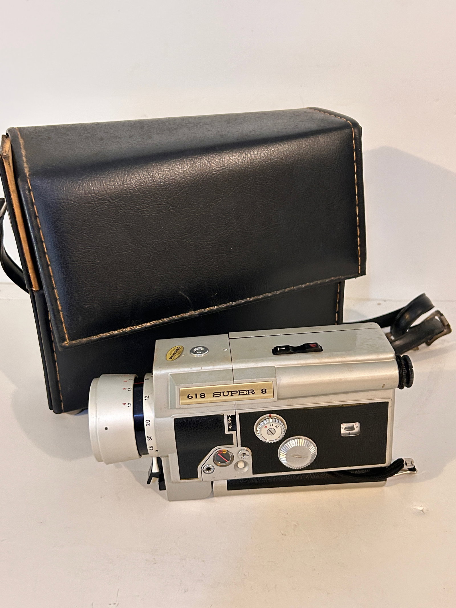 Vintage Cavalier 618 Super 8 movie camera working (1 of 6)