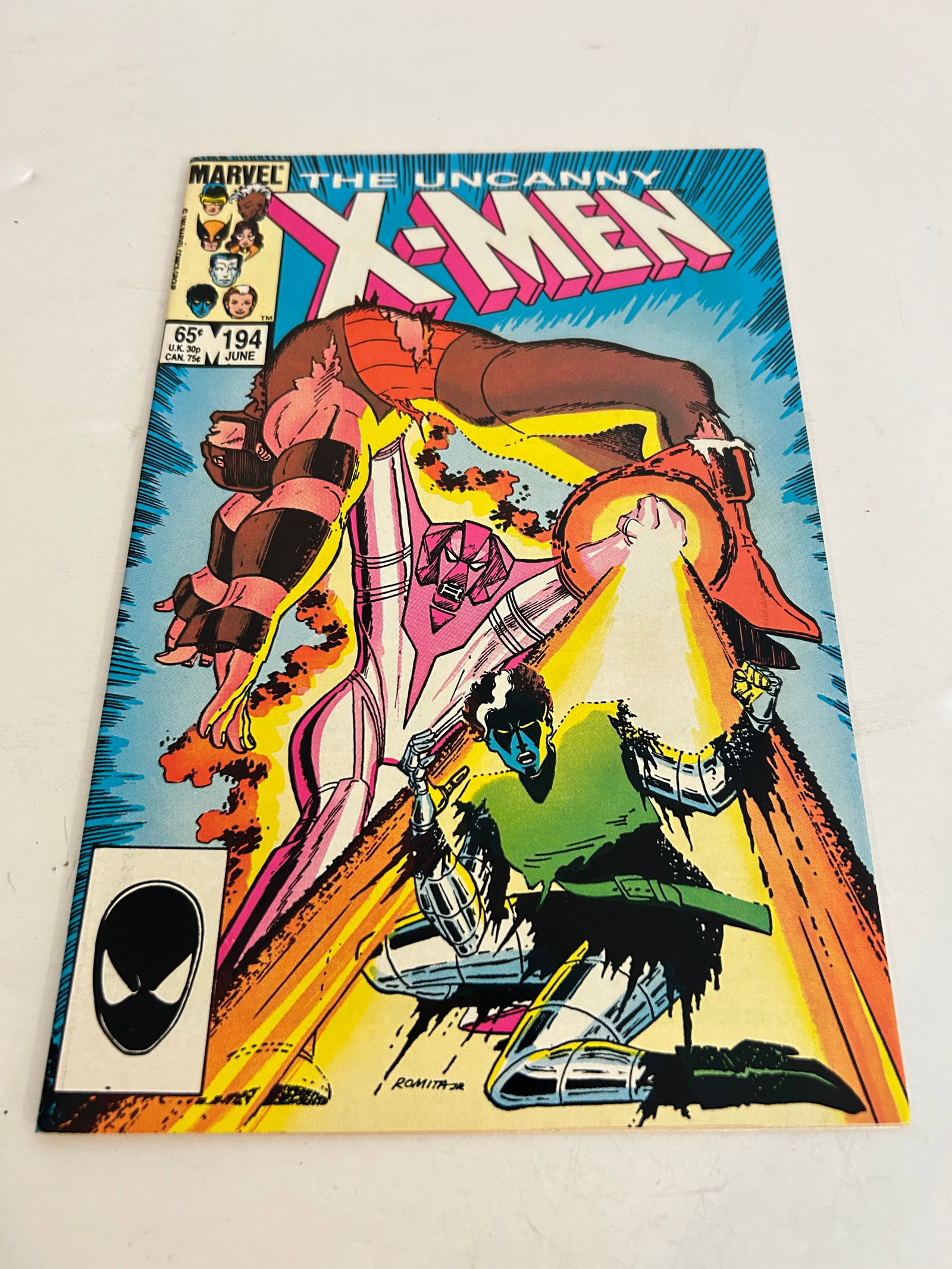 Vintage Quality Comic Book The Uncanny X-Men #194, published by Marvel Comics in June 1985.: Vintage Quality Comic Book The Uncanny X-Men #194, published by Marvel Comics in June 1985.