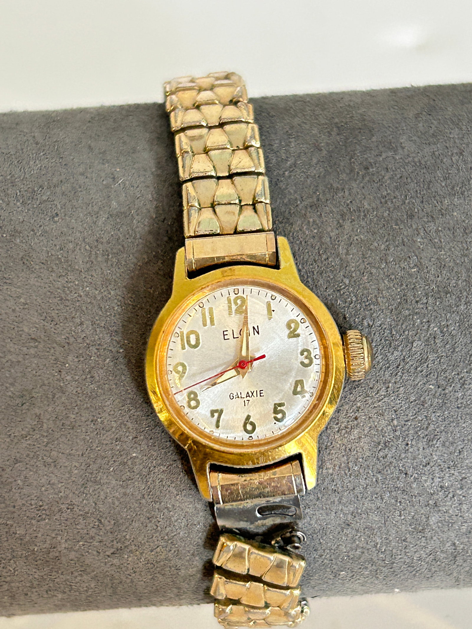 Vintage Elgin Galaxie 17 Jewels women's mechanical wristwatch working needs band: Vintage Elgin Galaxie 17 Jewels women's mechanical wristwatch working needs band Please view all photos as they are part of the description and condition of this Item, Feel free to contact me with que