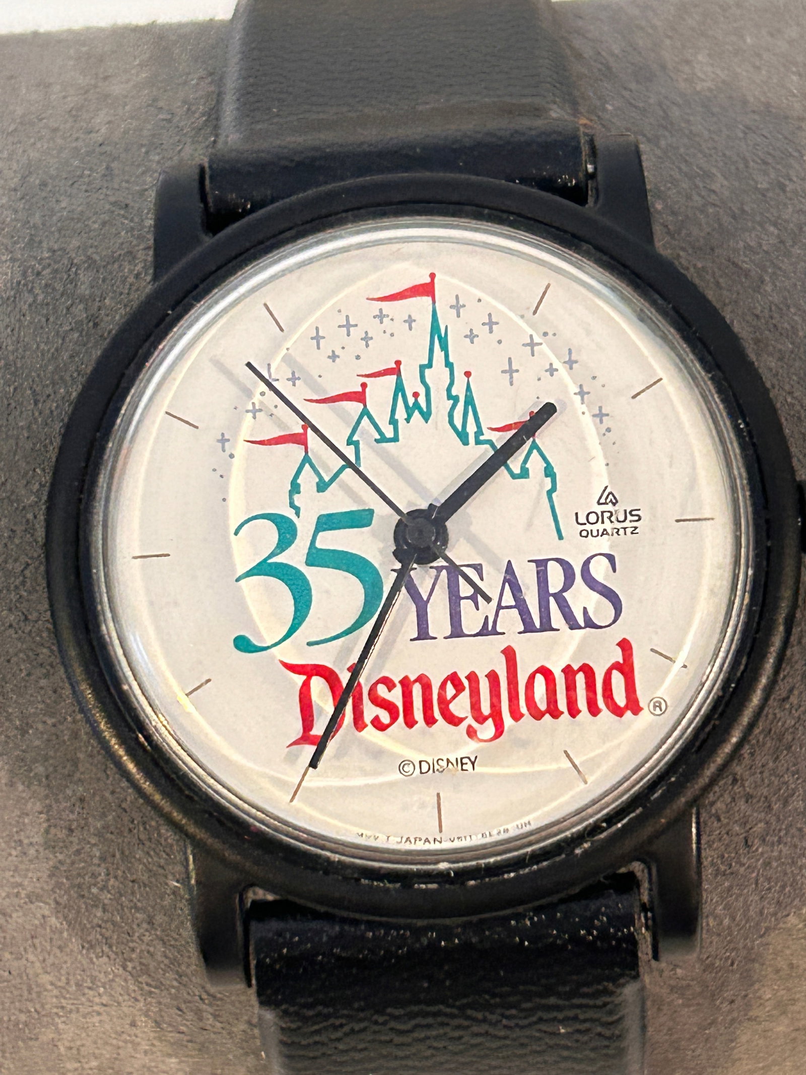 Lorus,35 years Disneyland, ladies watch, 34 mm case black leather Band, Japan: Lorus,35 years Disneyland, ladies watch, 34 mm case black leather Band, Japan Please view all photos as they are part of the description and condition of this Item, Feel free to contact me with questi