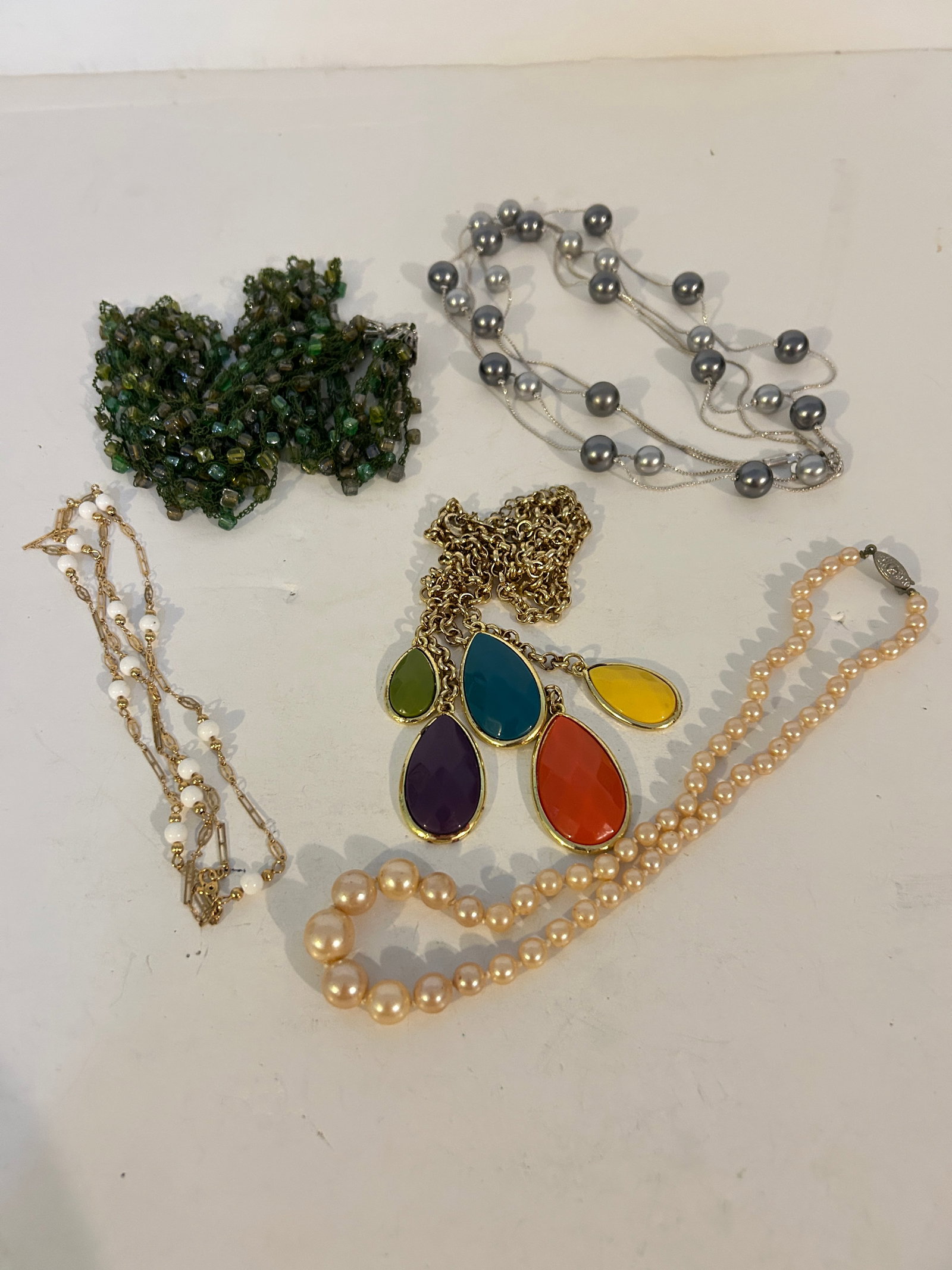 Vintage Lot of 5 good Necklaces (1 of 4)