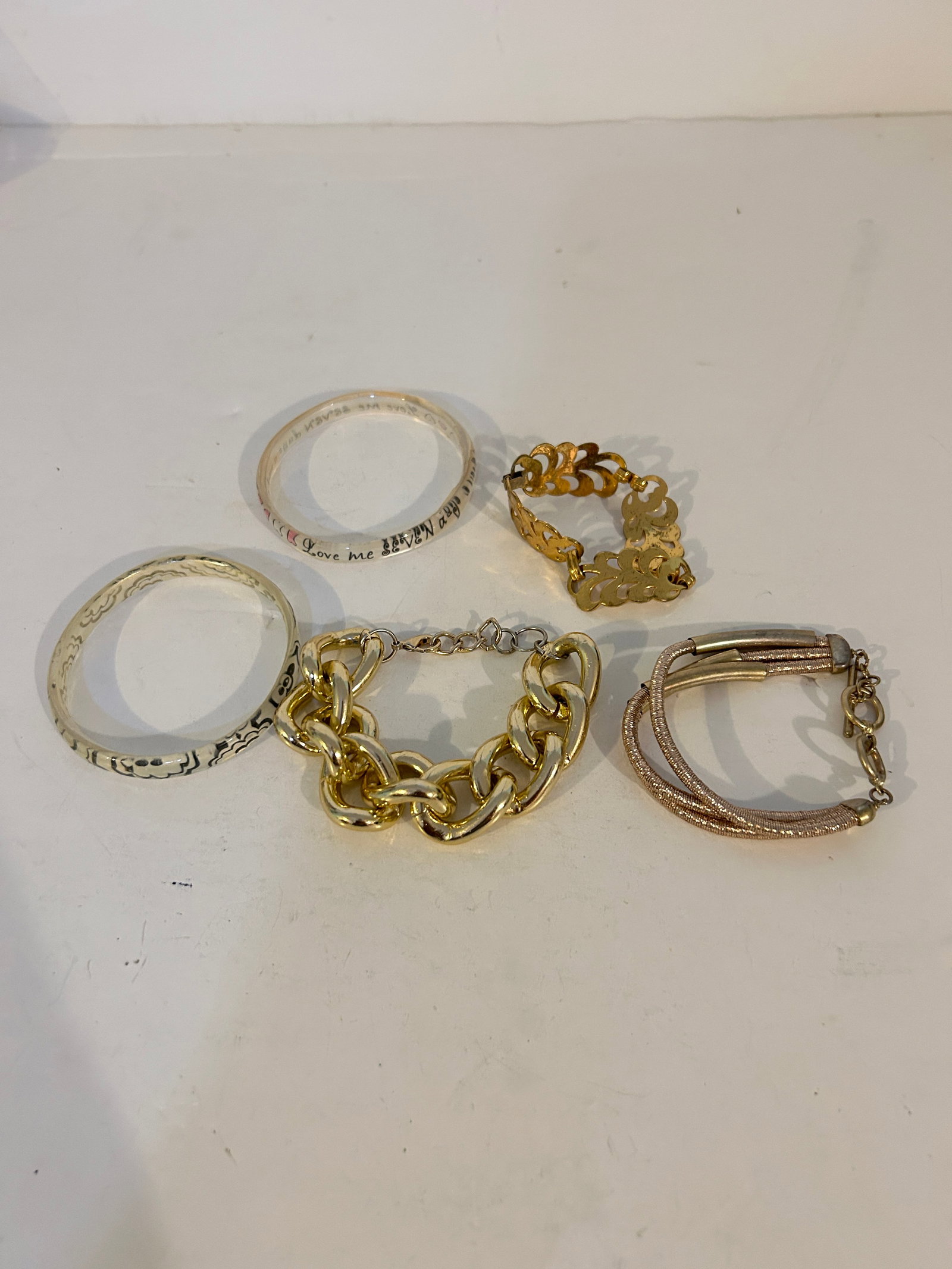 Vintage Lot of 5 good Bracelets (1 of 4)