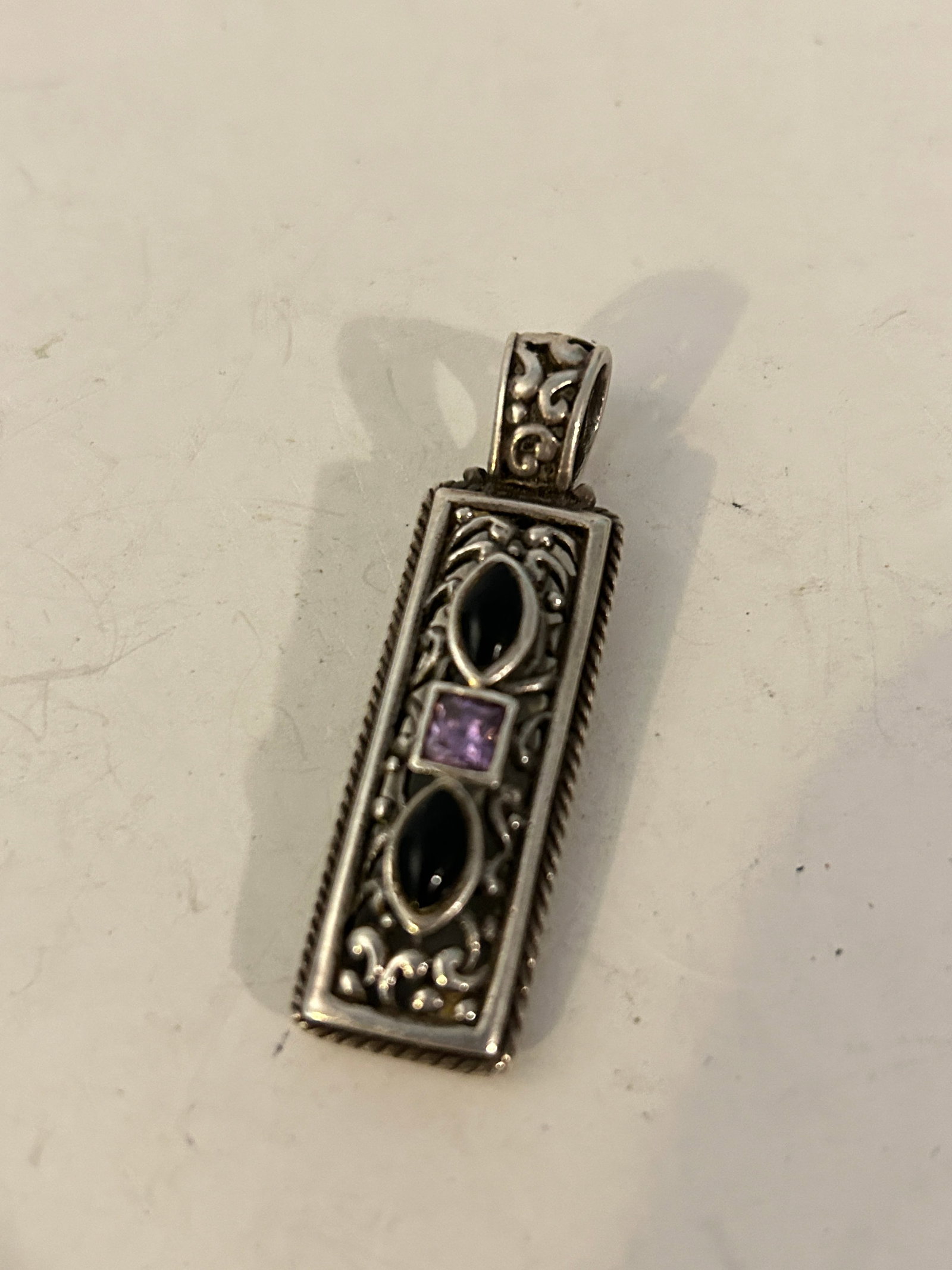 Vintage Mexico Sterling Silver 3 stone Charm Pendant: Vintage Mexico Sterling Silver 3 stone Charm Pendant Please view all photos as they are part of the description and condition of this Item, Feel free to contact me with questions or picture requests! 