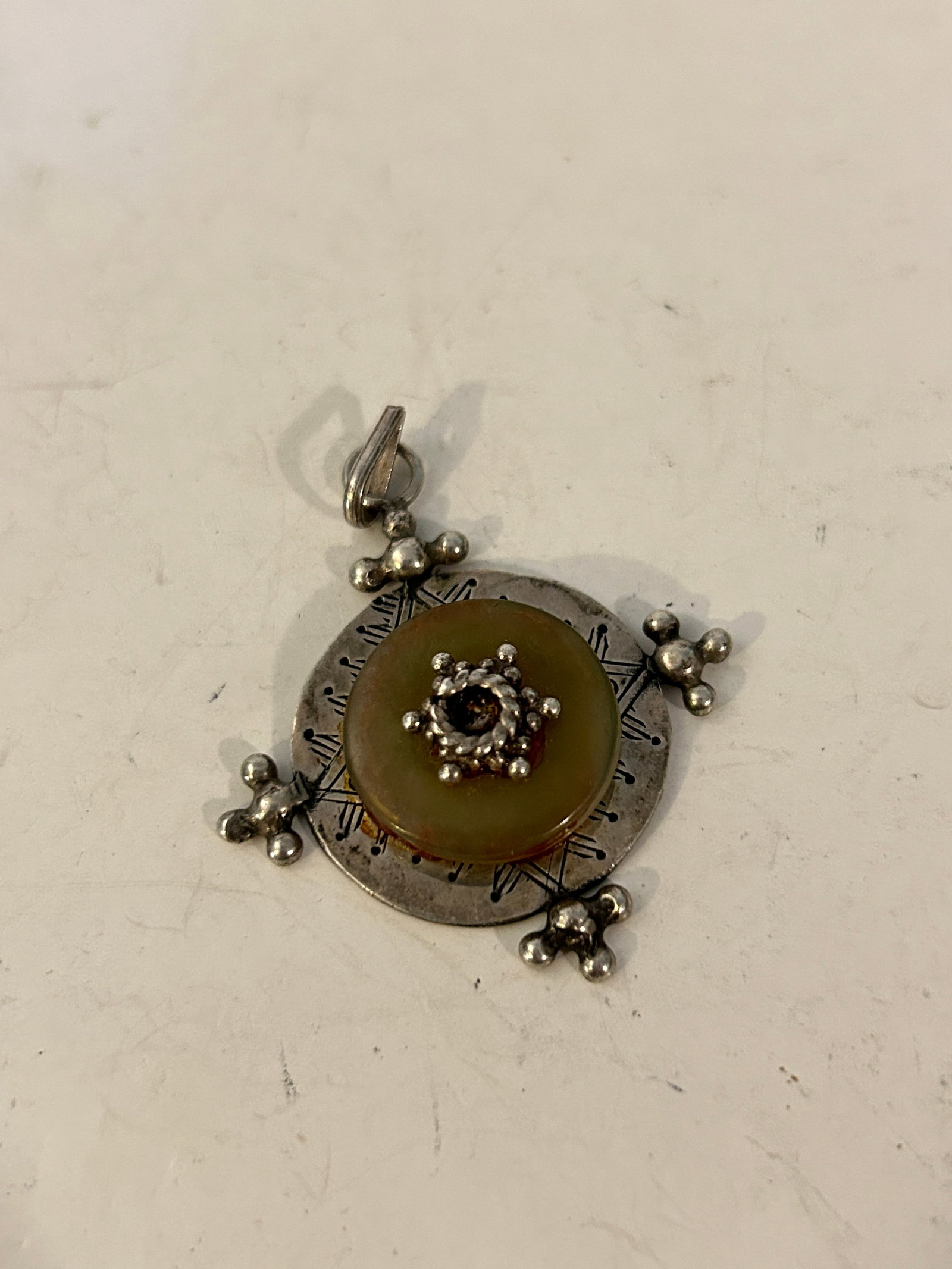 Vintage Sterling Silver Pendant (1 of 4)
