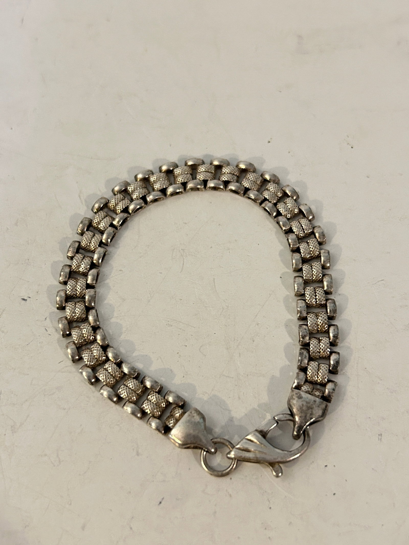Vintage Sterling Silver Bracelet Panther Link 8": Vintage Sterling Silver Bracelet Panther Link 8" Please view all photos as they are part of the description and condition of this Item, Feel free to contact me with questions or picture requests! Used