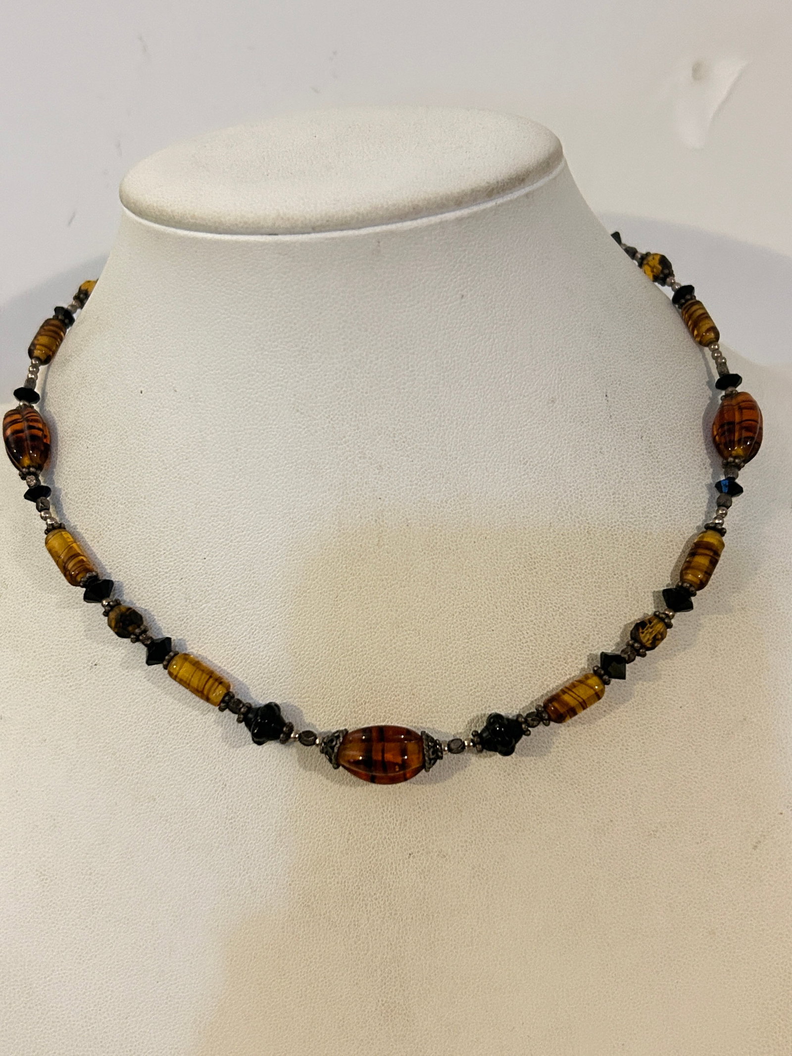 Vintage Sterling Silver Murano Glass Necklace 17": Vintage Sterling Silver Murano Glass Necklace 17" Please view all photos as they are part of the description and condition of this Item, Feel free to contact me with questions or picture requests! Use
