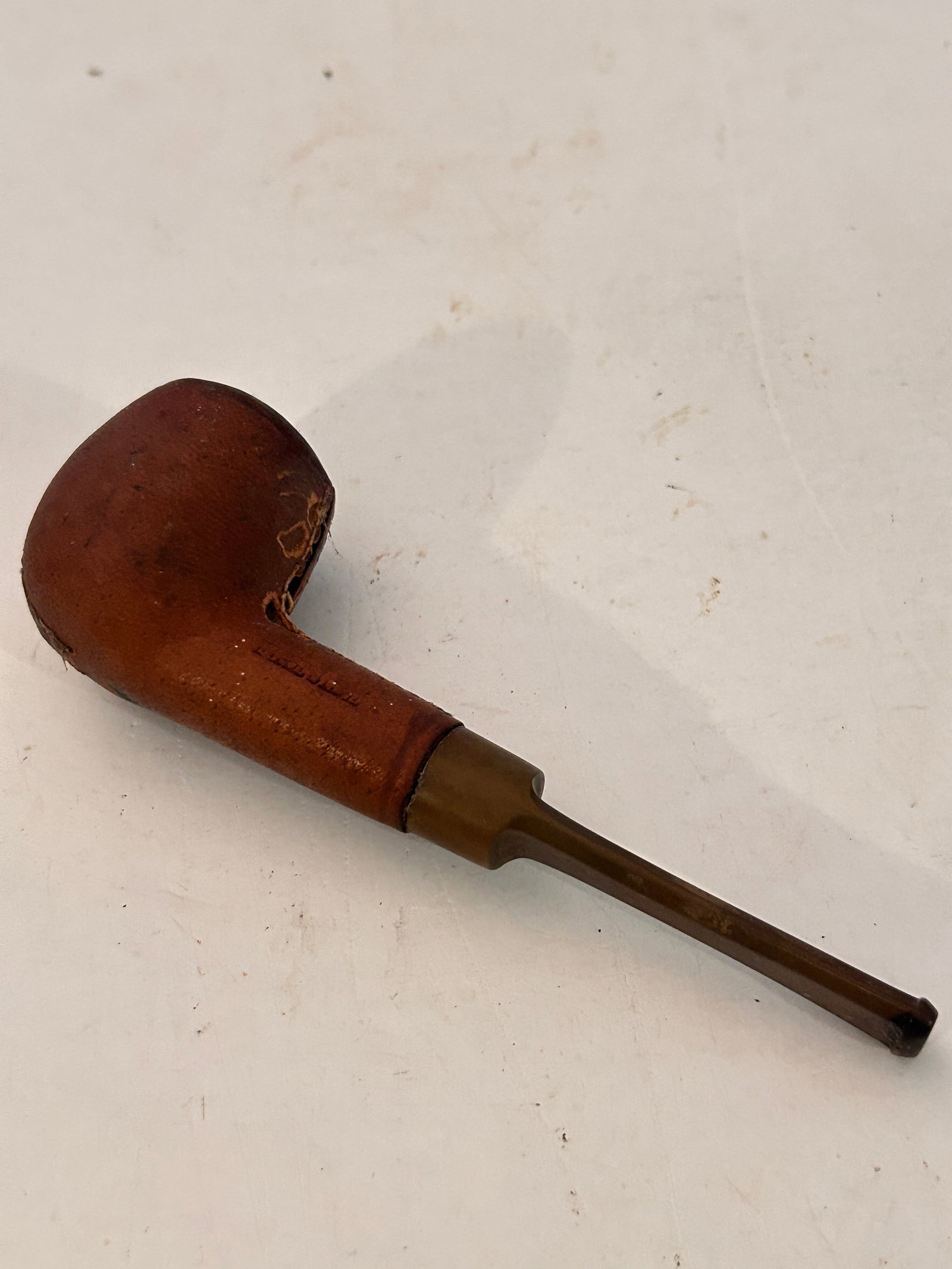 Vintage Fireside Pipe France Leather Wrapped: Vintage Fireside Pipe France Leather Wrapped Please view all photos as they are part of the description and condition of this Item, Feel free to contact me with questions or picture requests! Used Ite