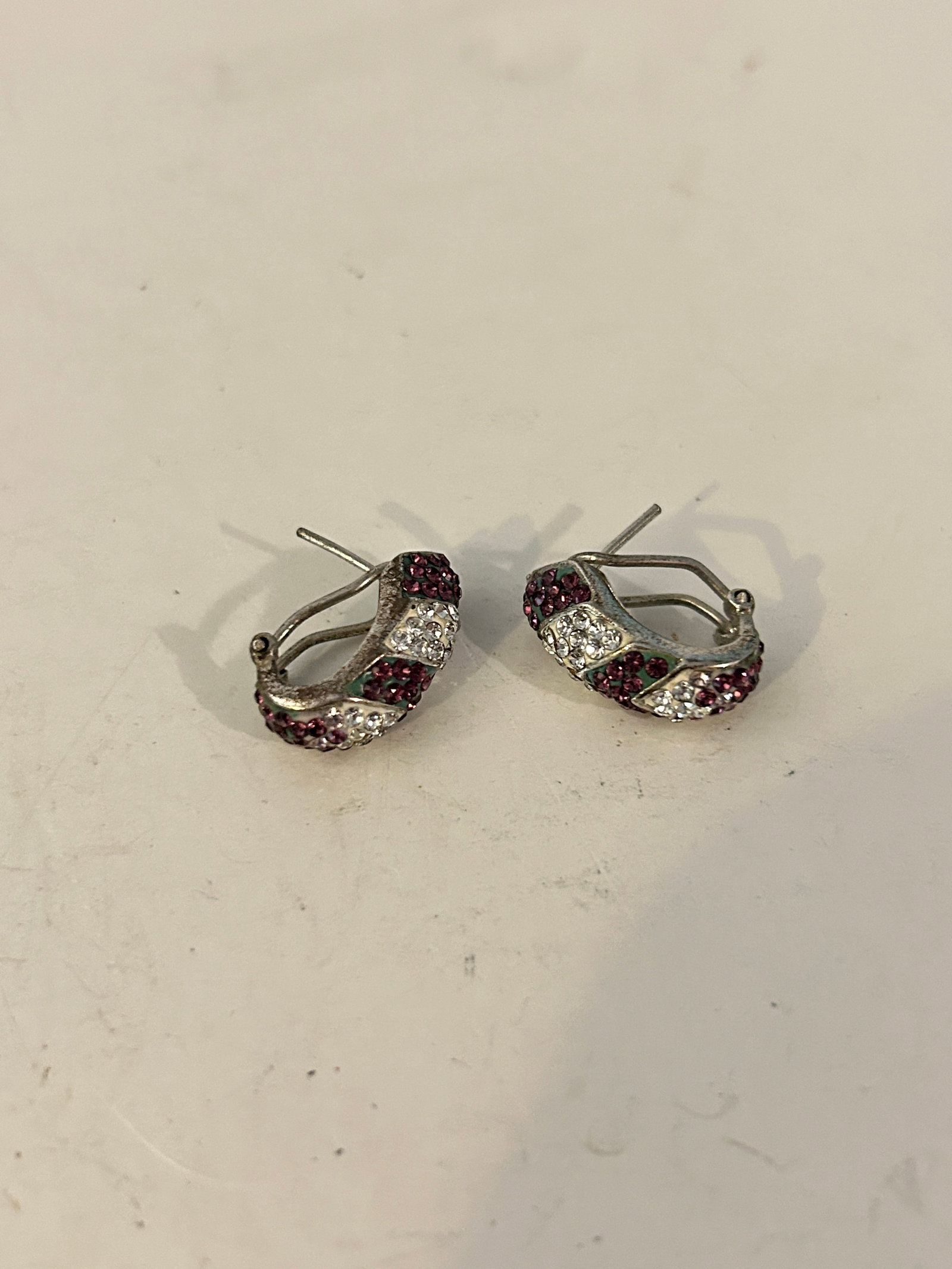 Vintage Sterling Silver Earrings: Vintage Sterling Silver Earrings Please view all photos as they are part of the description and condition of this Item, Feel free to contact me with questions or picture requests! Used Item AS IS