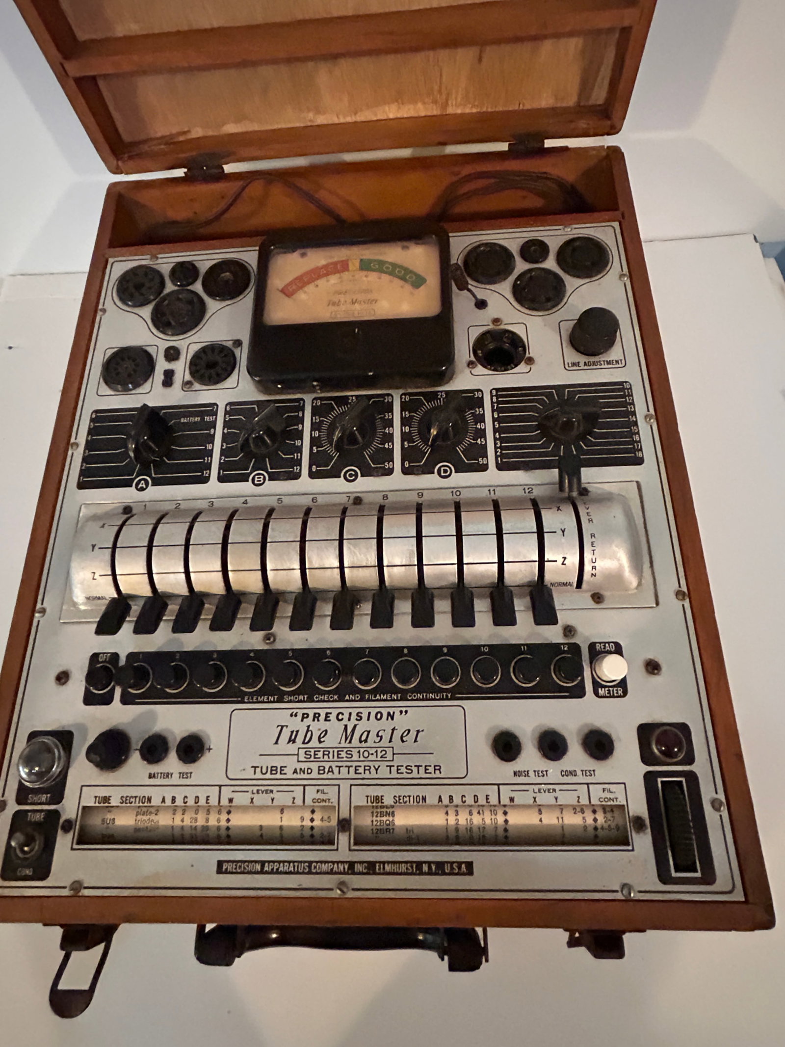 Precision Tube Master Series 10-12 Tube And Battery Tester working - 3