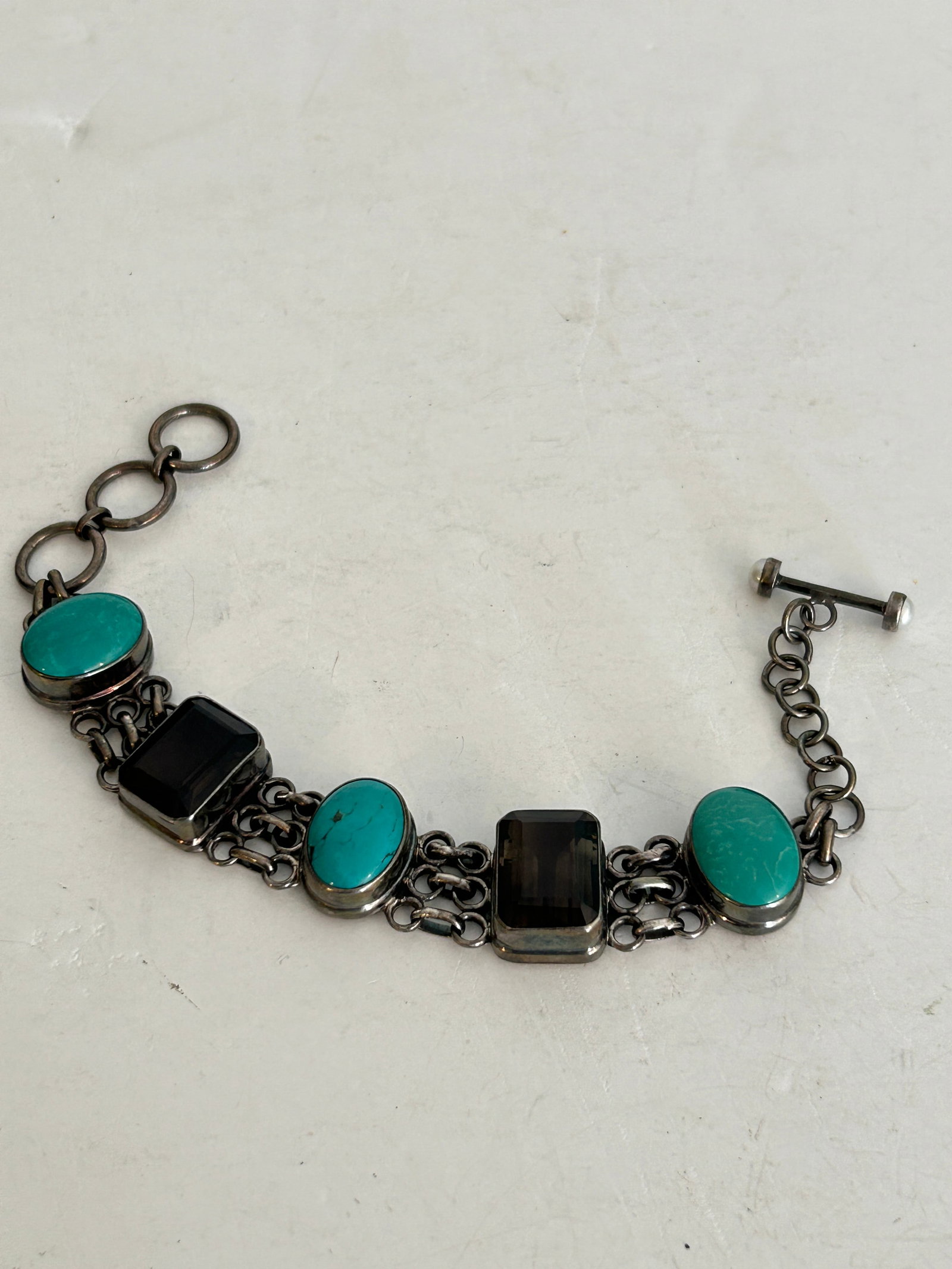 Vintage Sterling Silver chunky Turquoise gemstones bracelet 8": Vintage Sterling Silver chunky Turquoise gemstones bracelet 8" Please view all photos as they are part of the description and condition of this Item, Feel free to contact me with questions or picture 