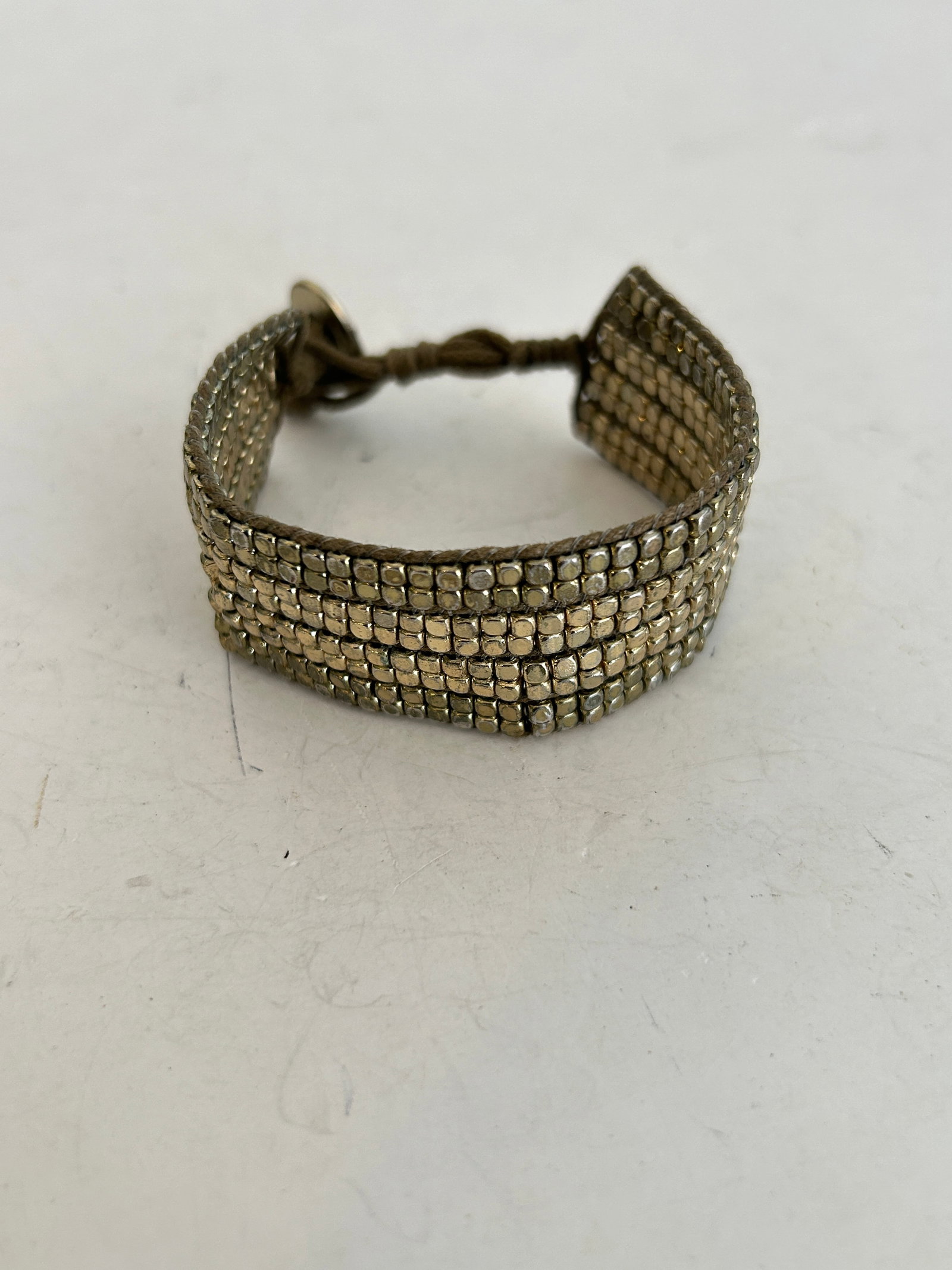Vintage Adjustable Silver Beaded Band Bracelet 7": Vintage Adjustable Silver Beaded Band Bracelet 7" Please view all photos as they are part of the description and condition of this Item, Feel free to contact me with questions or picture requests! Use