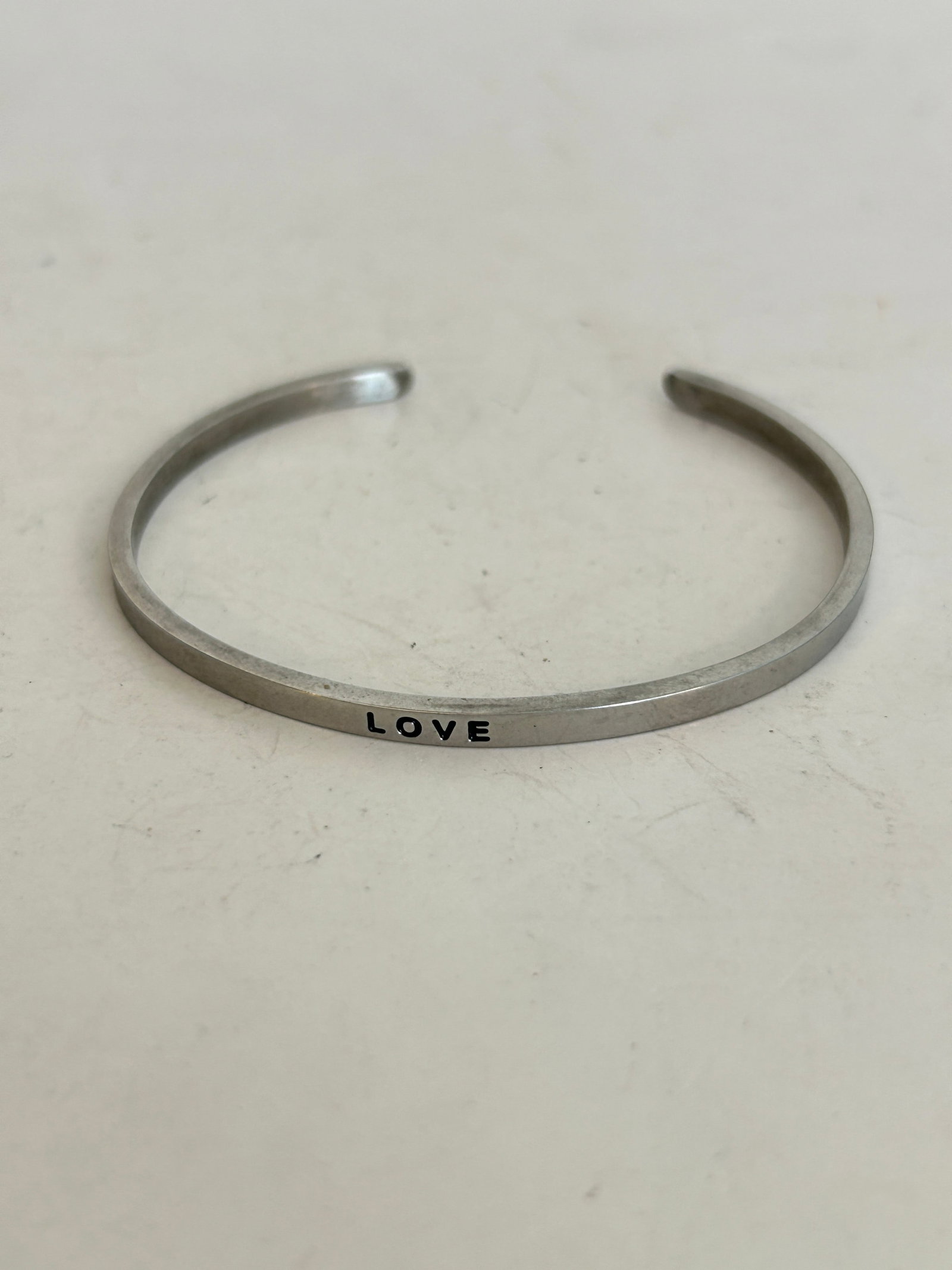 Vintage Stainless MantraBand Bracelet 7? Silver Tone Inspirational: Vintage Stainless MantraBand Bracelet 7? Silver Tone Inspirational Please view all photos as they are part of the description and condition of this Item, Feel free to contact me with questions or pict