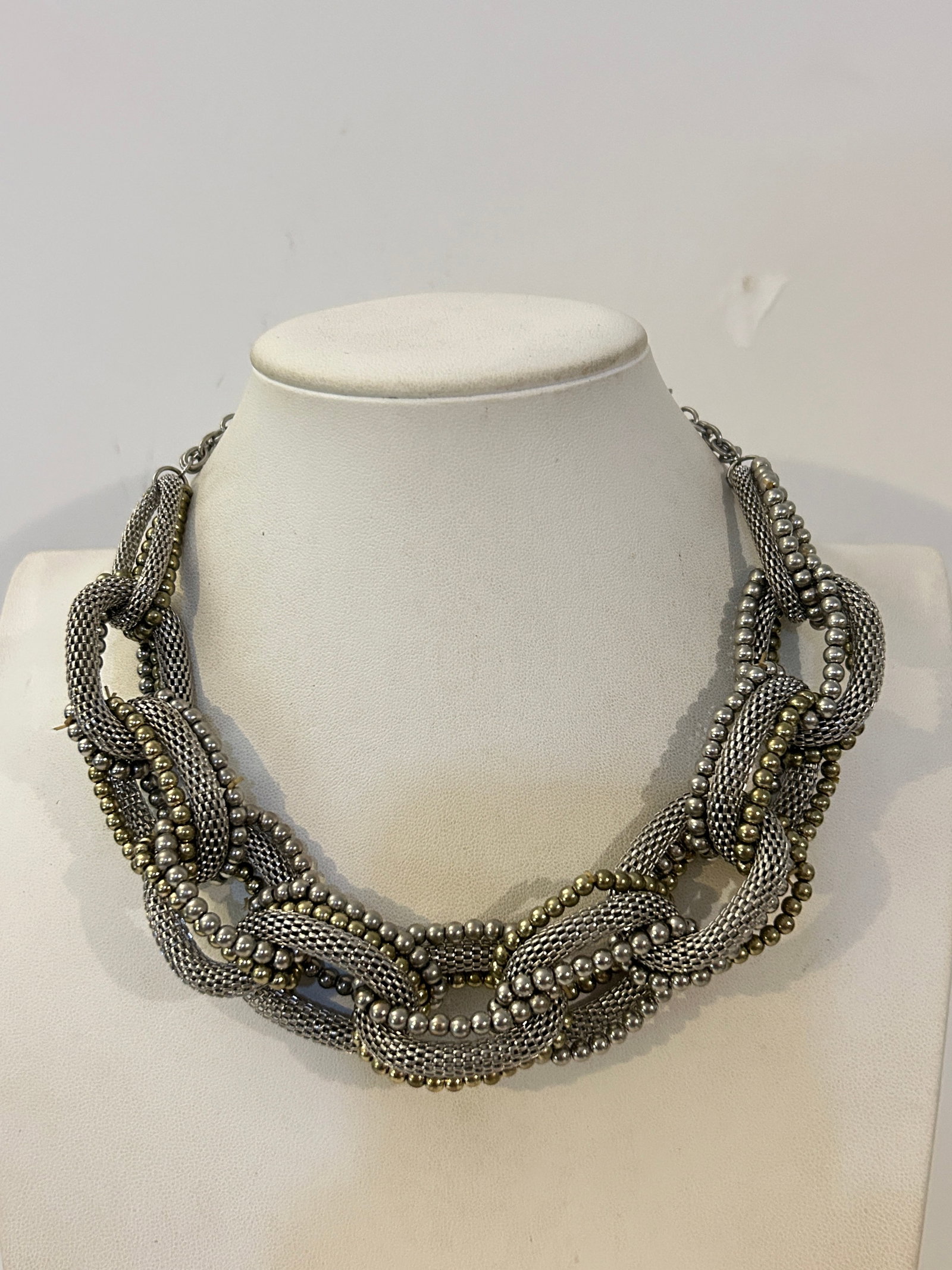 Vintage Silver ToneP Bold Snake Braided Chain Mesh Collar Choker Necklace 16": Vintage Silver ToneP Bold Snake Braided Chain Mesh Collar Choker Necklace 16" Please view all photos as they are part of the description and condition of this Item, Feel free to contact me with questi