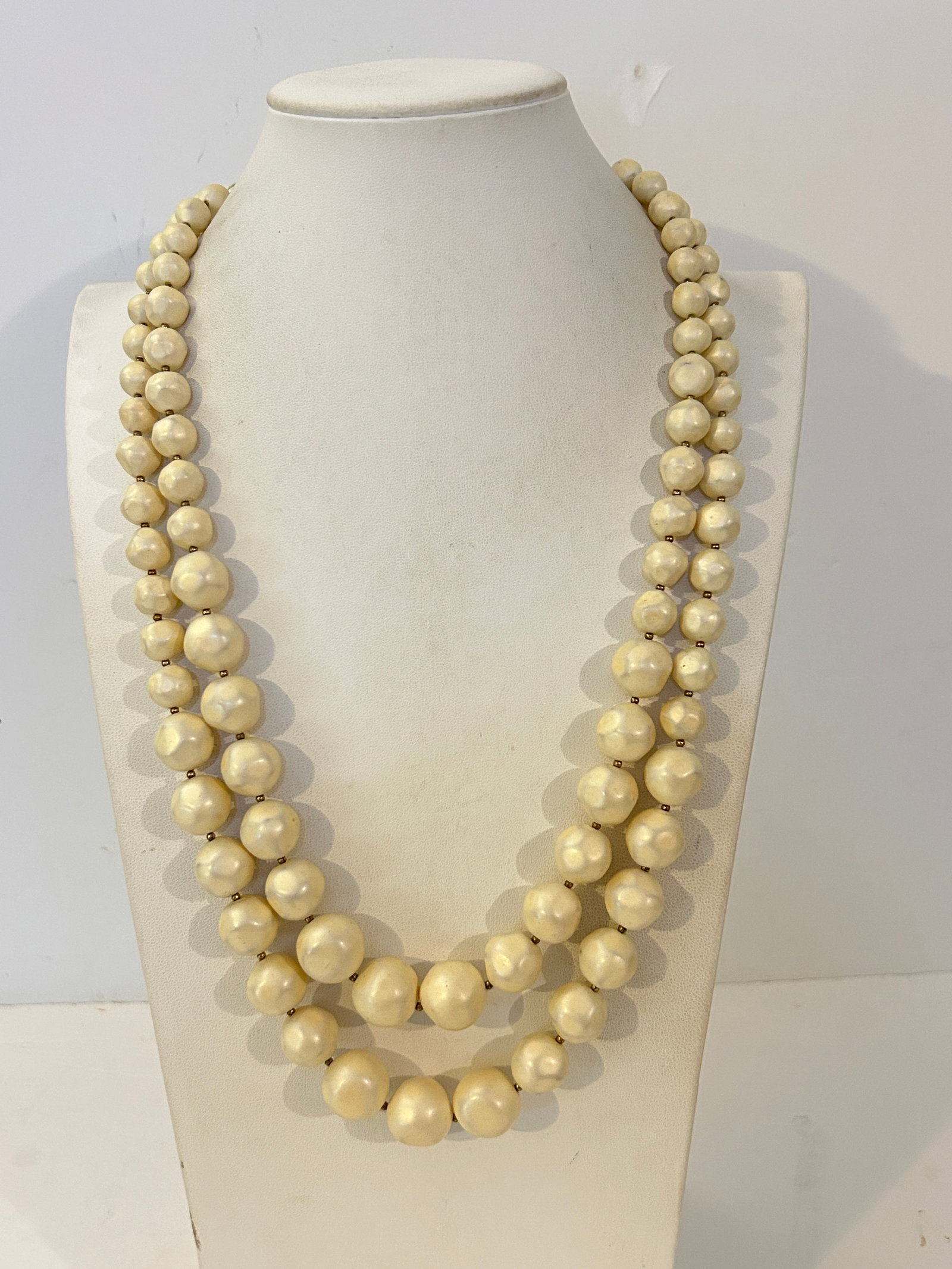 Vintage Graduated Chunky Pearl Statement Necklace Eggshell Japan Doublestrand 24": Vintage Graduated Chunky Pearl Statement Necklace Eggshell Japan Doublestrand 24" Please view all photos as they are part of the description and condition of this Item, Feel free to contact me with qu