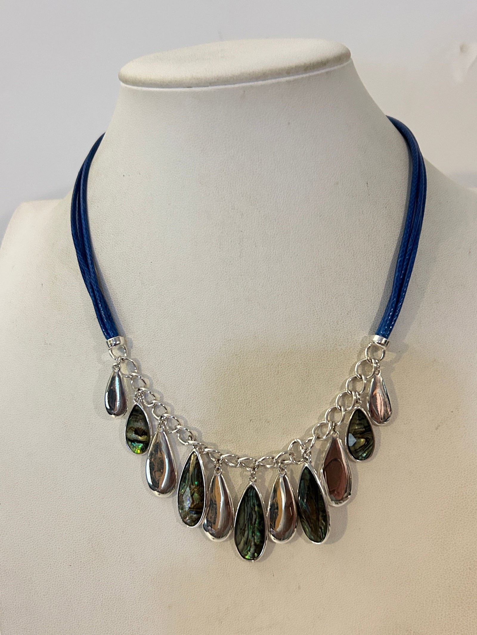 Vintage Kenneth Cole Abalone Statement Necklace 17": Vintage Kenneth Cole Abalone Statement Necklace 17" Please view all photos as they are part of the description and condition of this Item, Feel free to contact me with questions or picture requests! U
