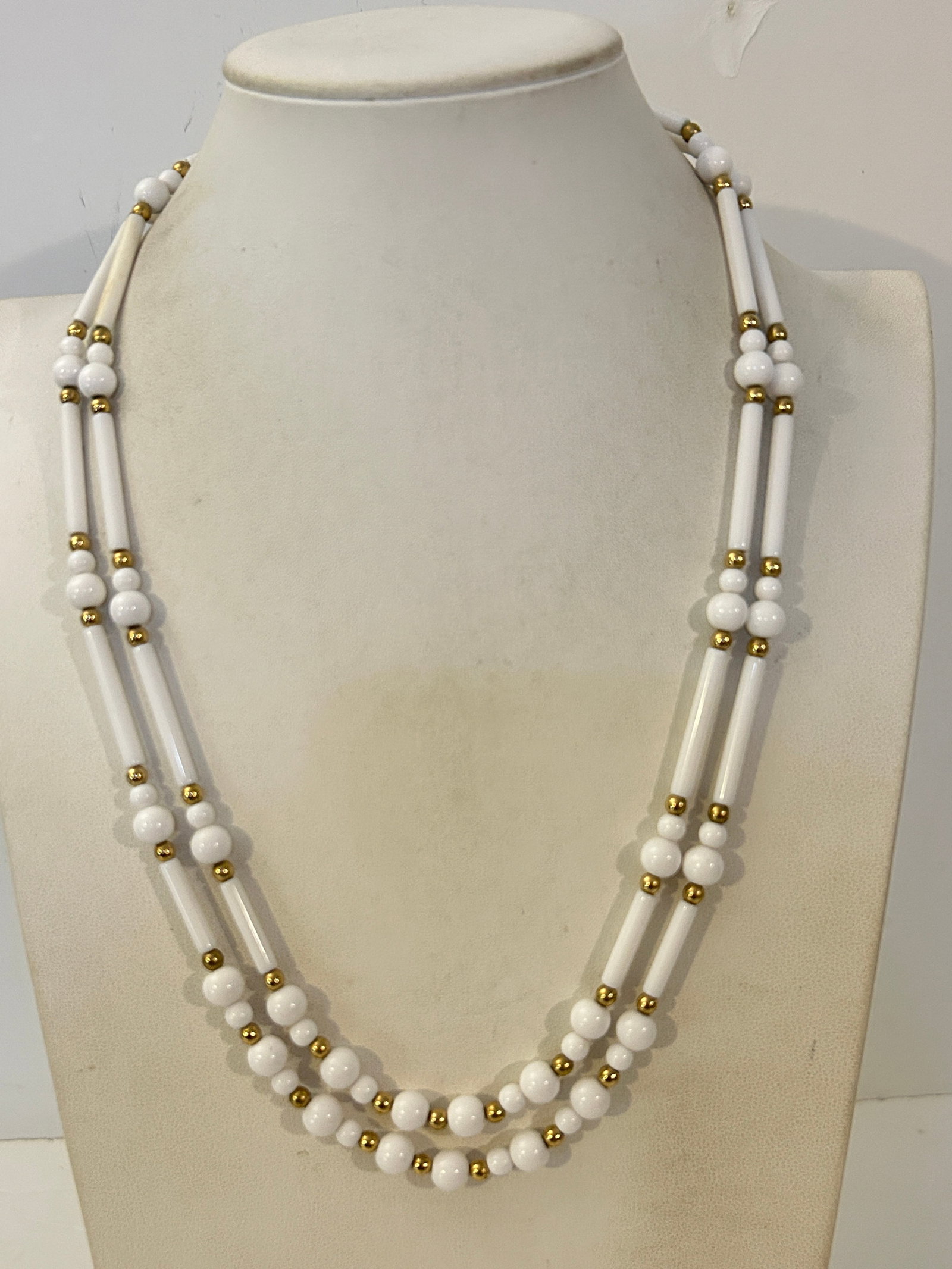 Vintage Trifari Beaded Necklace White & Gold Double Strand 22": Vintage Trifari Beaded Necklace White & Gold Double Strand 22" Please view all photos as they are part of the description and condition of this Item, Feel free to contact me with questions or picture 