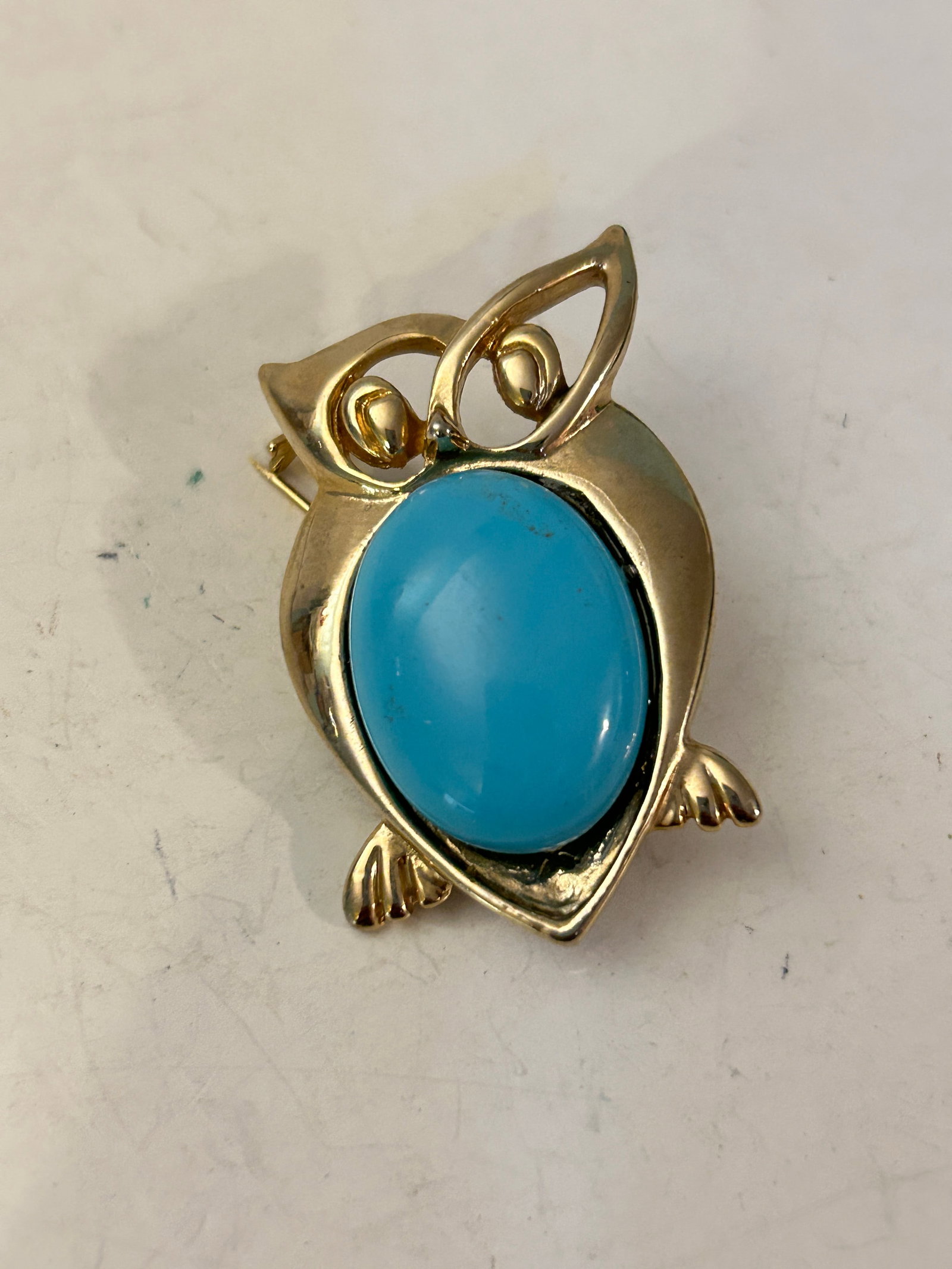 Vintage Owl Brooch Pin faux Turquoise Brooch: Vintage Owl Brooch Pin faux Turquoise Brooch Please view all photos as they are part of the description and condition of this Item, Feel free to contact me with questions or picture requests! Used Ite