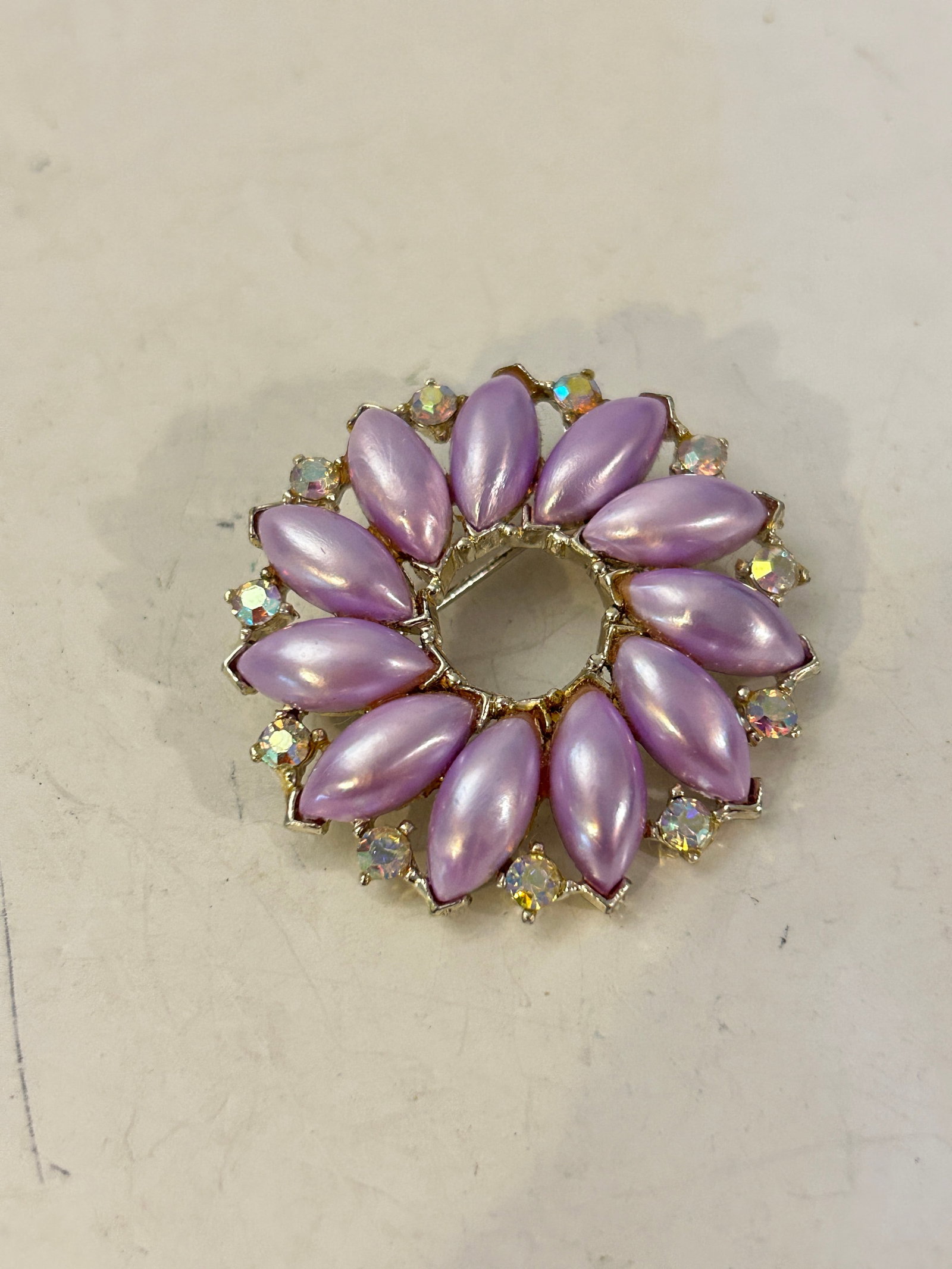 Vintage gold-tone floral lavender marquis cabochon Brooch: Vintage gold-tone floral lavender marquis cabochon Brooch Please view all photos as they are part of the description and condition of this Item, Feel free to contact me with questions or picture reque