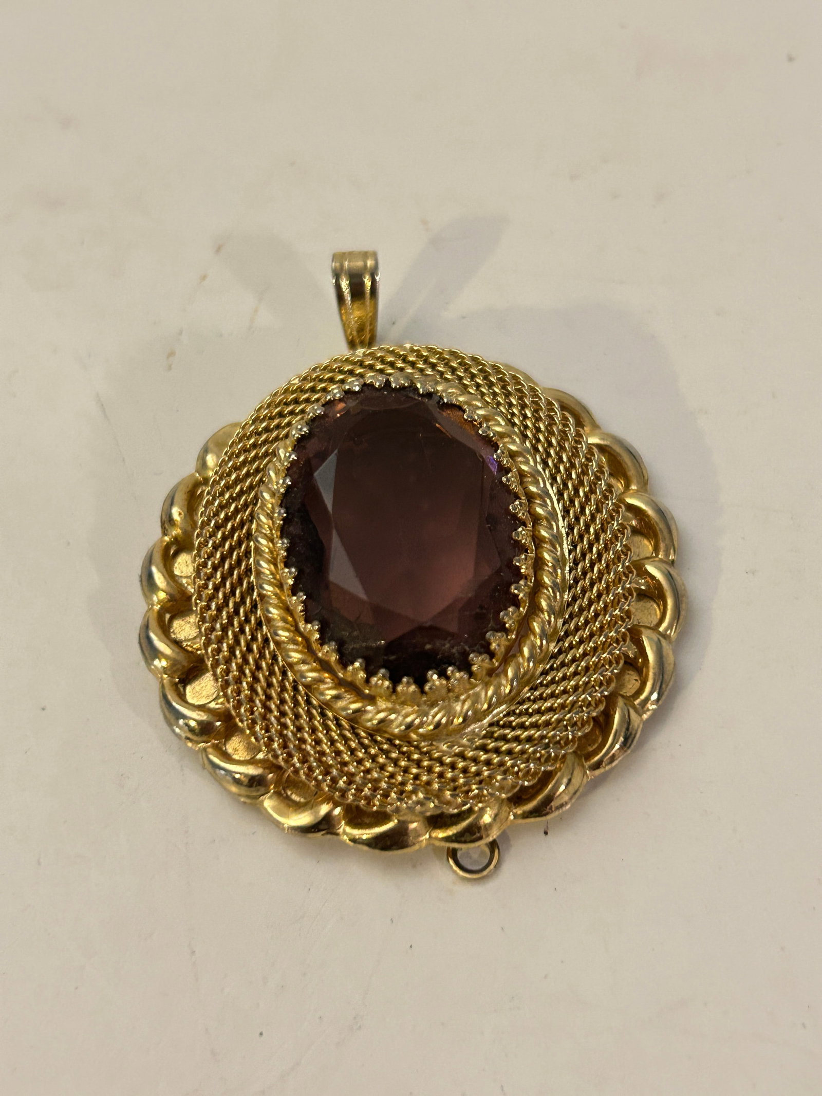 Vintage Gilt Metal Topaz Citrine Pendant 1950?s: Vintage Gilt Metal Topaz Citrine Pendant 1950?s Please view all photos as they are part of the description and condition of this Item, Feel free to contact me with questions or picture requests! Used 