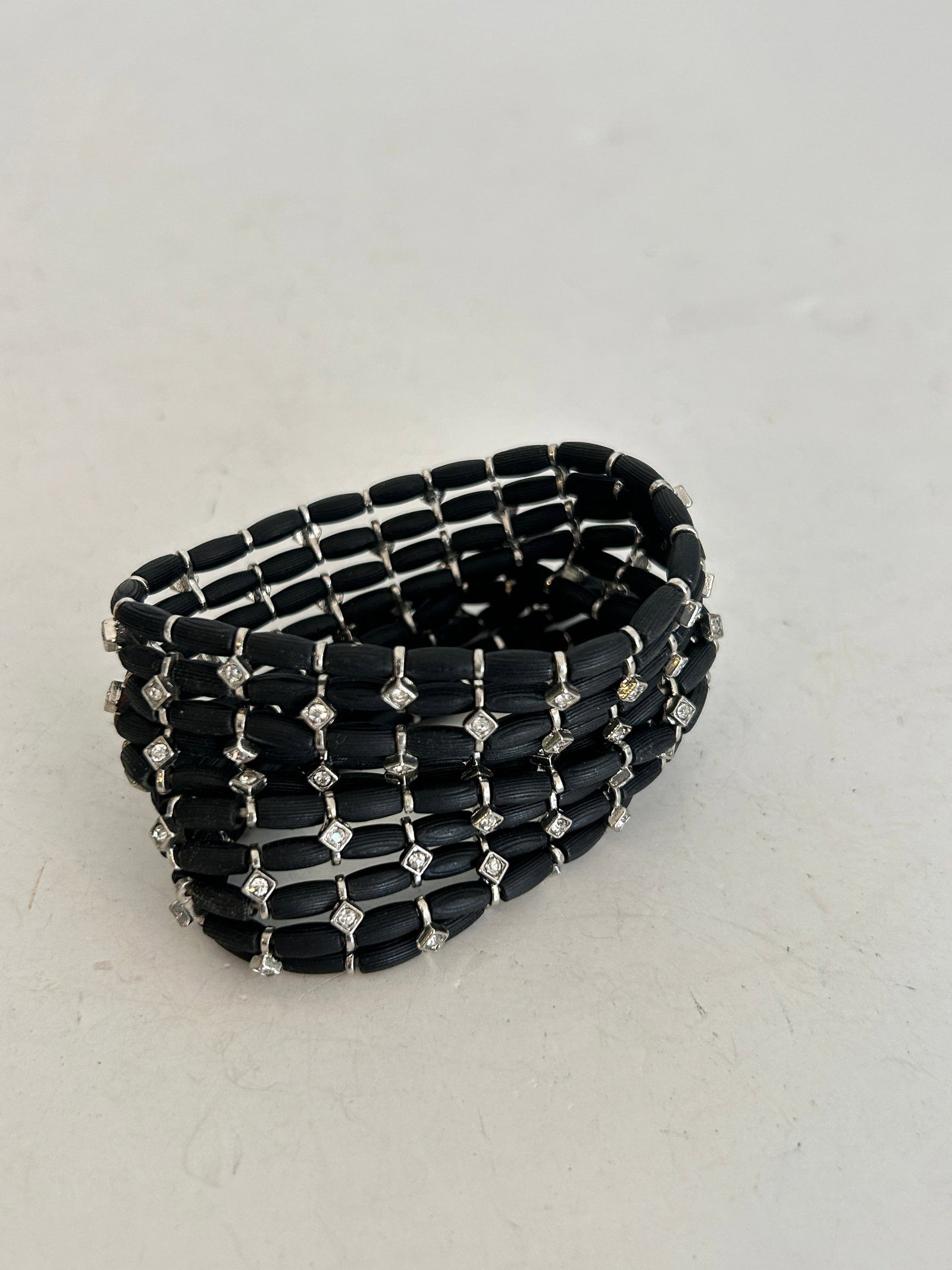Vintage Stretch Ten Black Strand Bracelet Petite Silver Tone Sparkle: Vintage Stretch Ten Black Strand Bracelet Petite Silver Tone Sparkle Please view all photos as they are part of the description and condition of this Item, Feel free to contact me with questions or pi