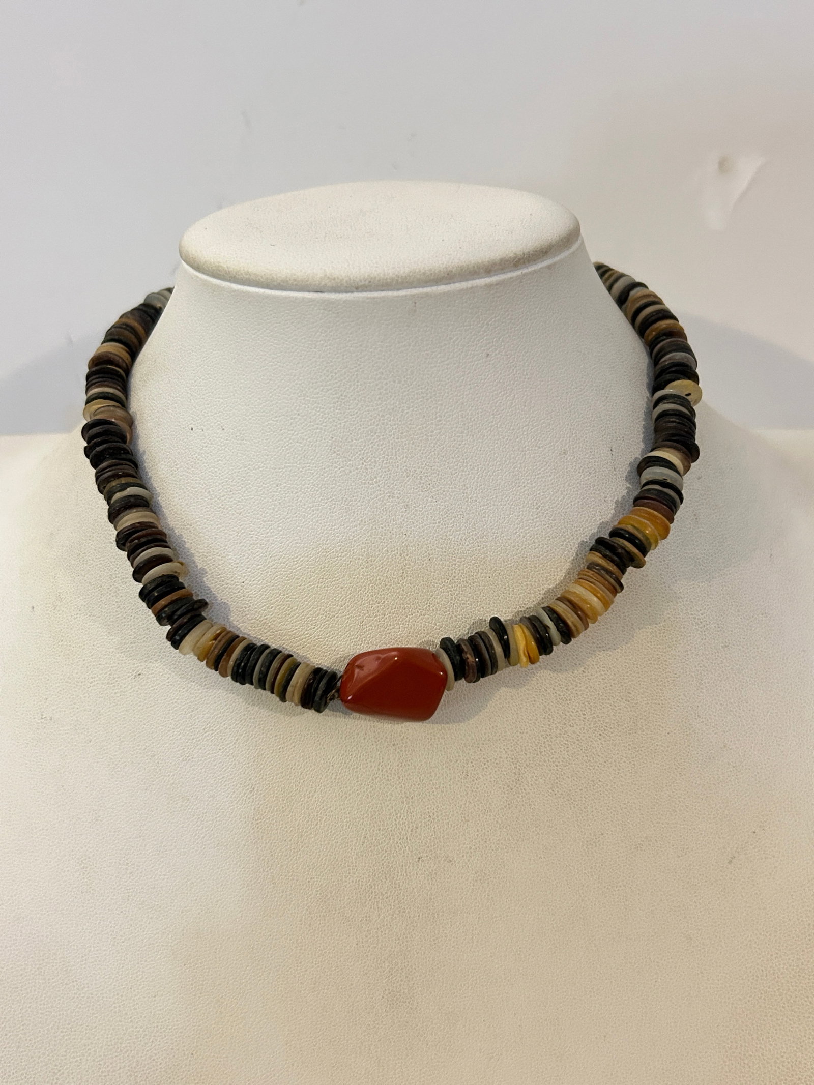Vintage Unique Abstract Modernist Vintage Choker Necklace 13": Vintage Unique Abstract Modernist Vintage Choker Necklace 13" Please view all photos as they are part of the description and condition of this Item, Feel free to contact me with questions or picture r