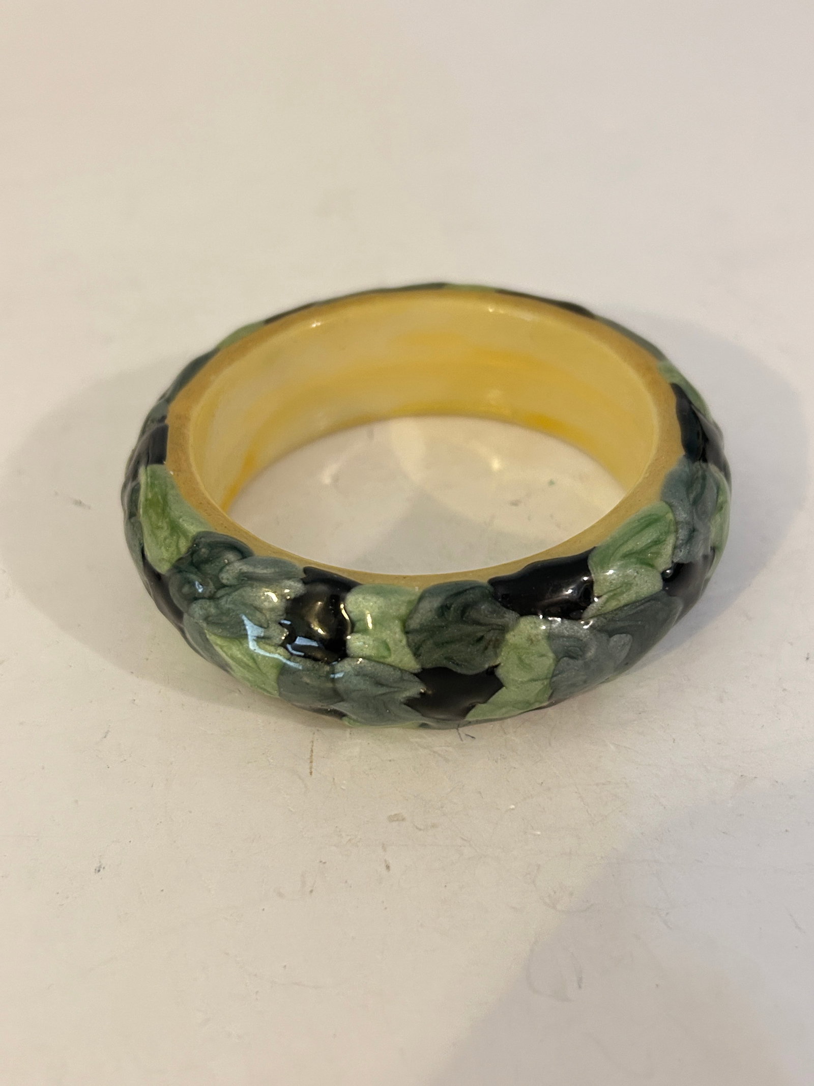 Vintage Bracelet 7": Vintage Bracelet 7" Please view all photos as they are part of the description and condition of this Item, Feel free to contact me with questions or picture requests! Used Item AS IS