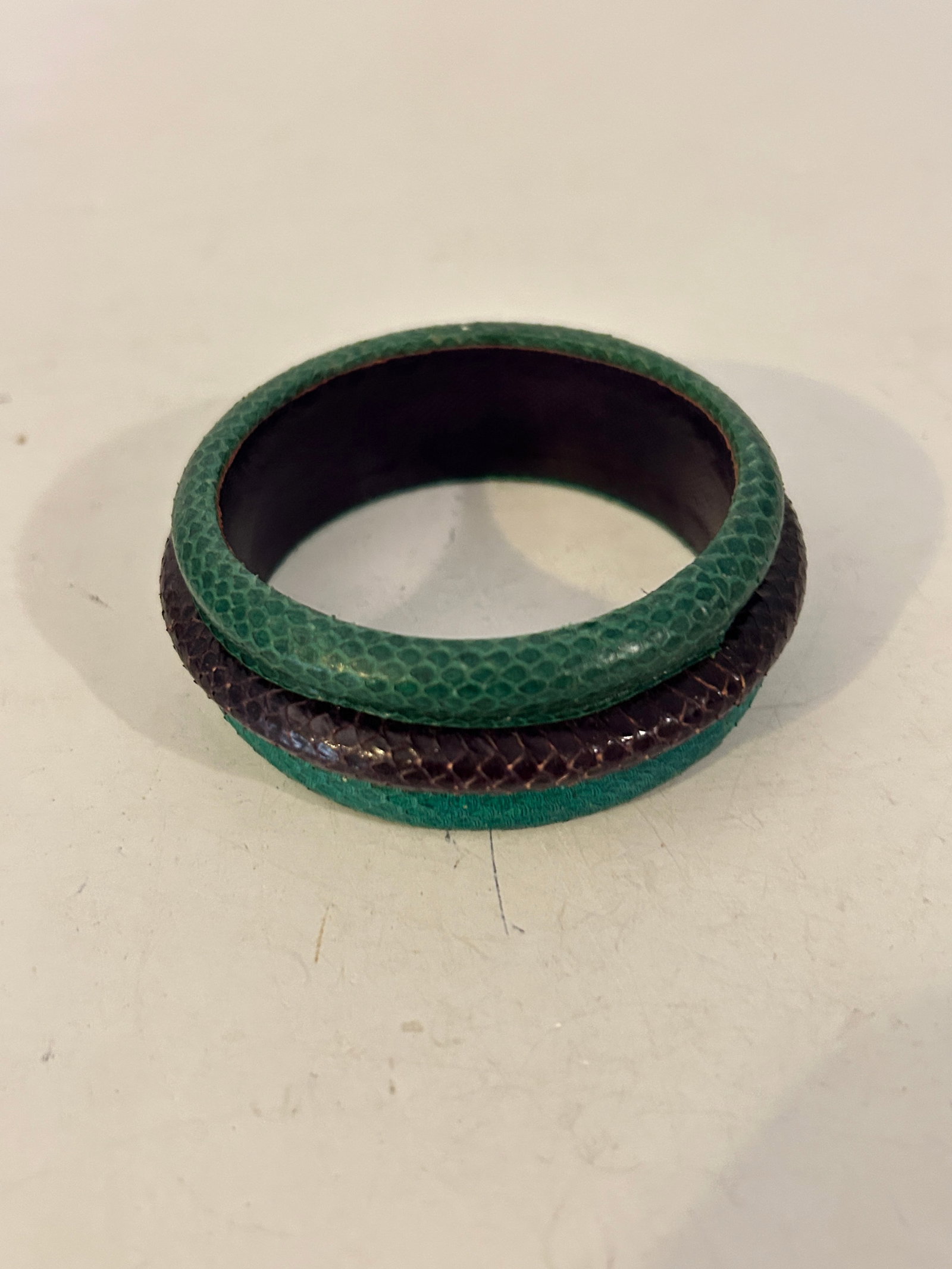 Vintage Bracelet 7": Vintage Bracelet 7" Please view all photos as they are part of the description and condition of this Item, Feel free to contact me with questions or picture requests! Used Item AS IS