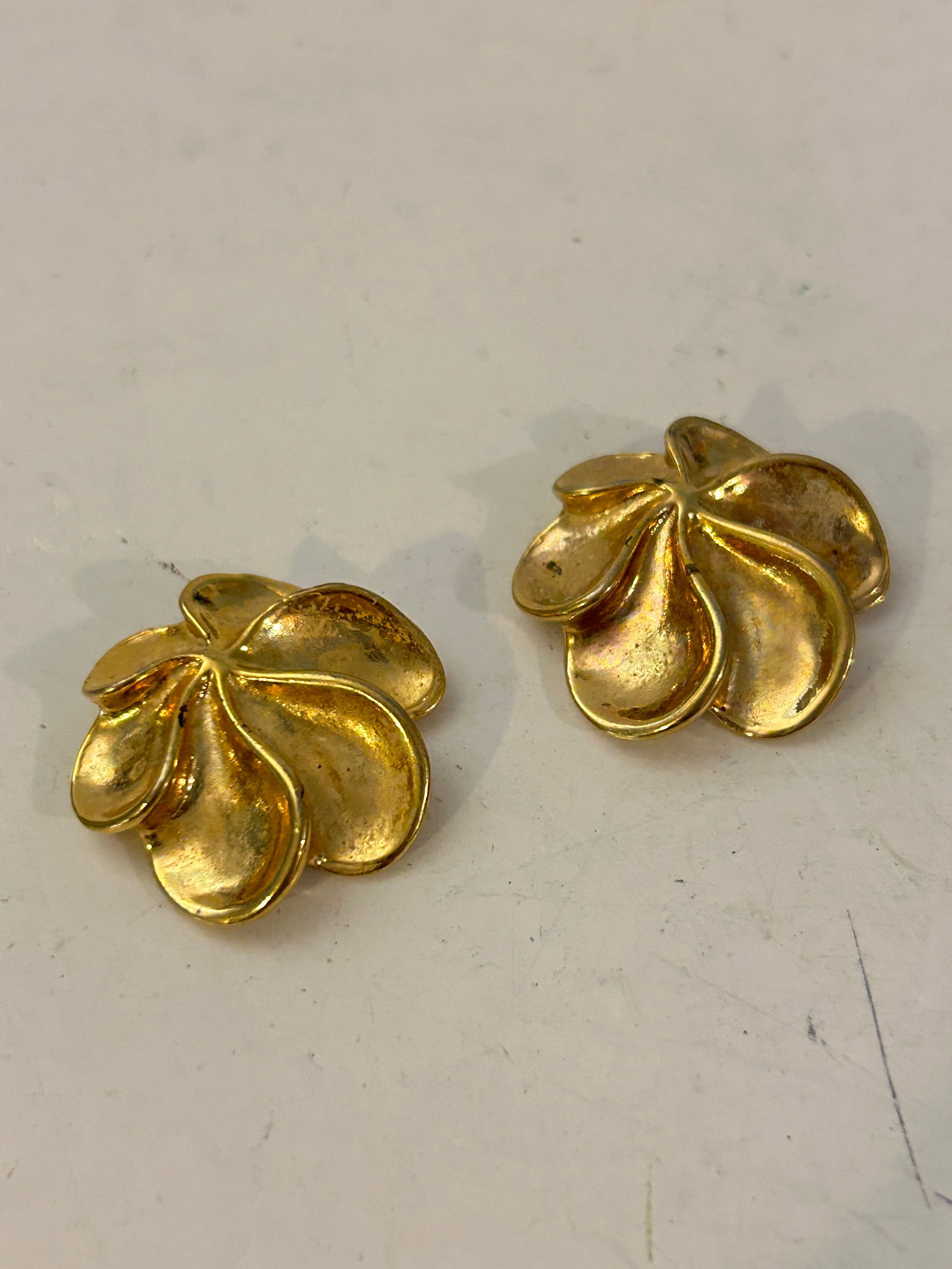 Vintage gold-tone floral shoe Clips