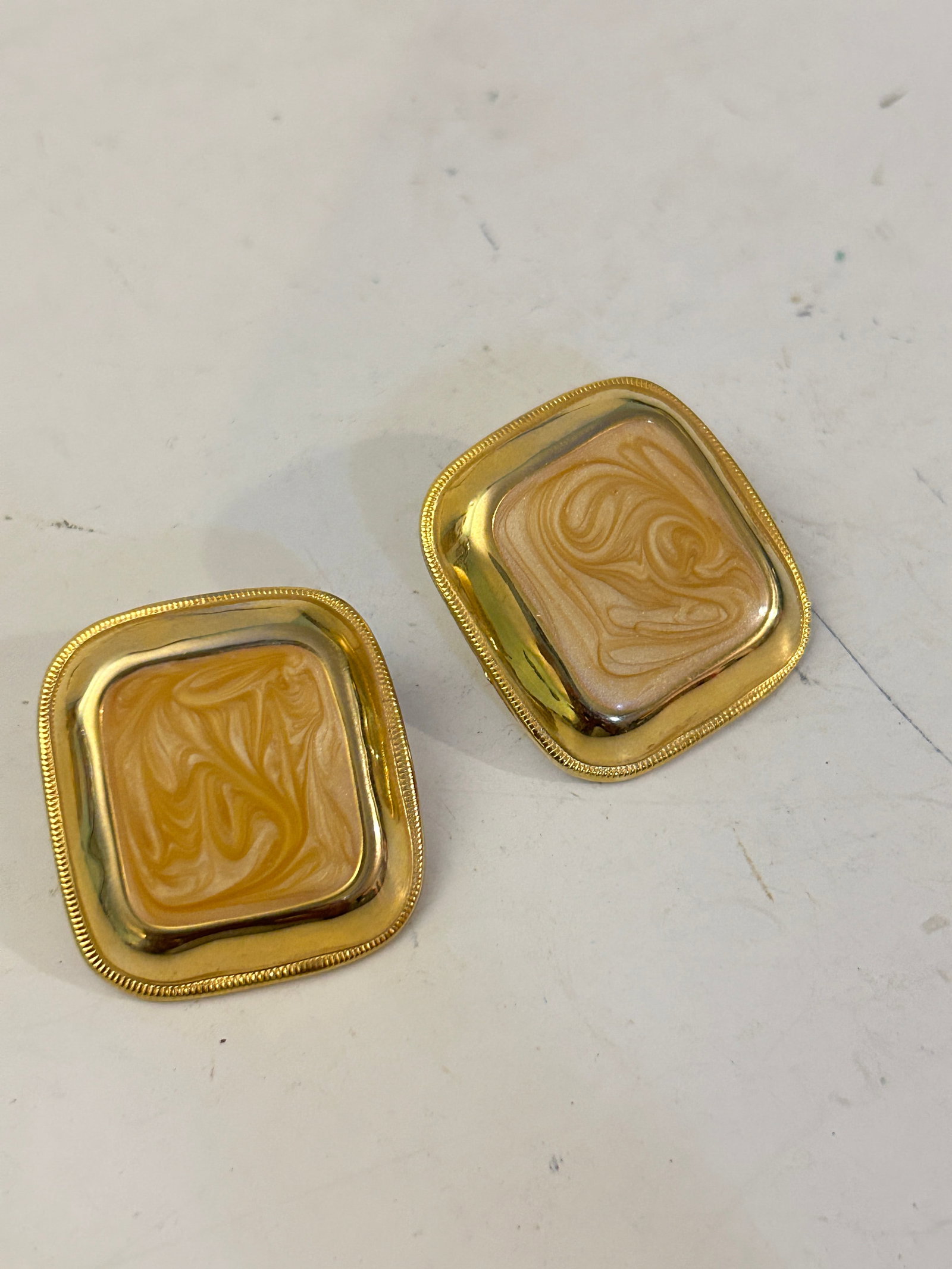 Vintage square post enamel Earrings: Vintage square post enamel Earrings Please view all photos as they are part of the description and condition of this Item, Feel free to contact me with questions or picture requests! Used Item AS IS